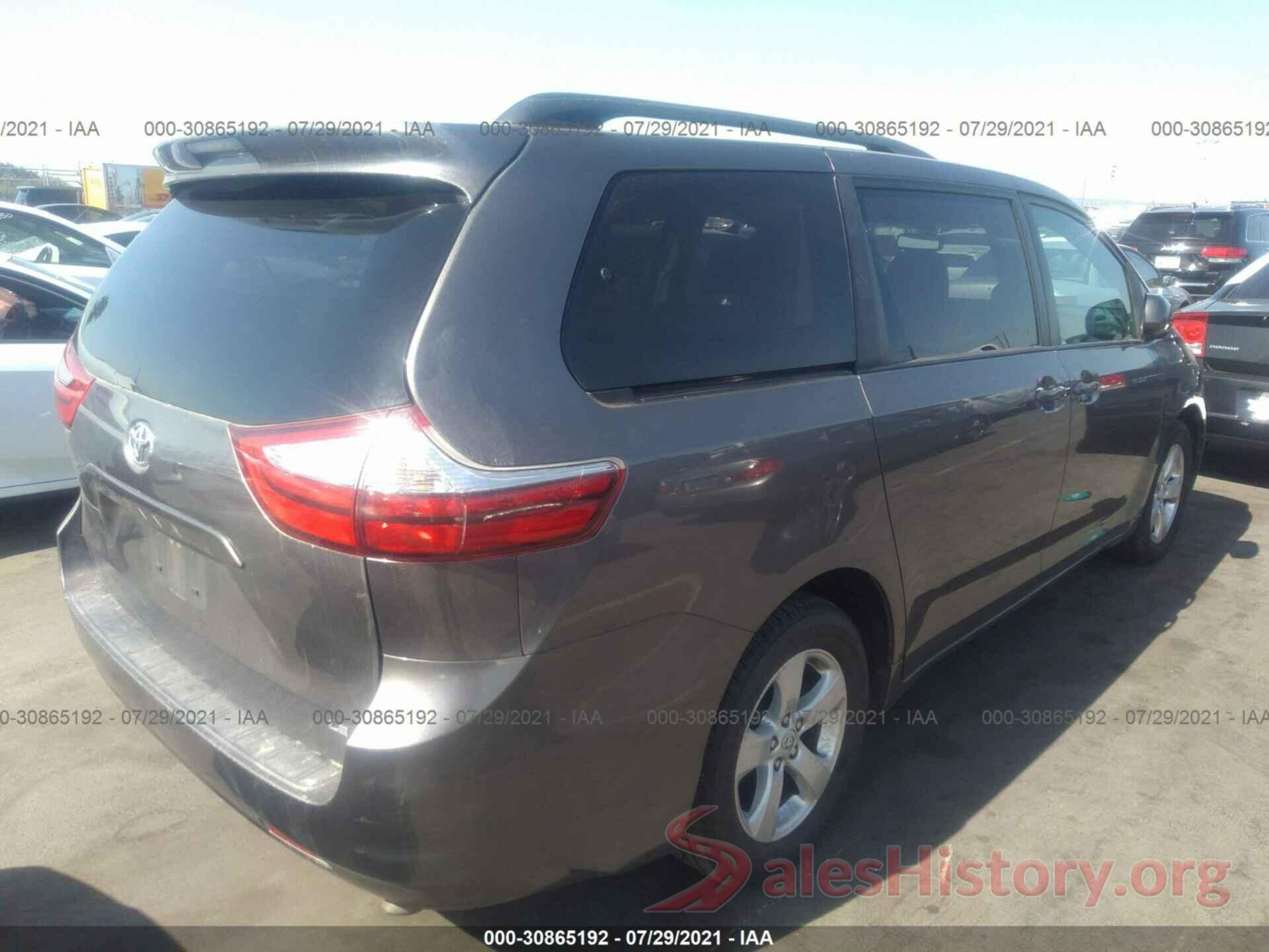 5TDKZ3DC8HS852240 2017 TOYOTA SIENNA