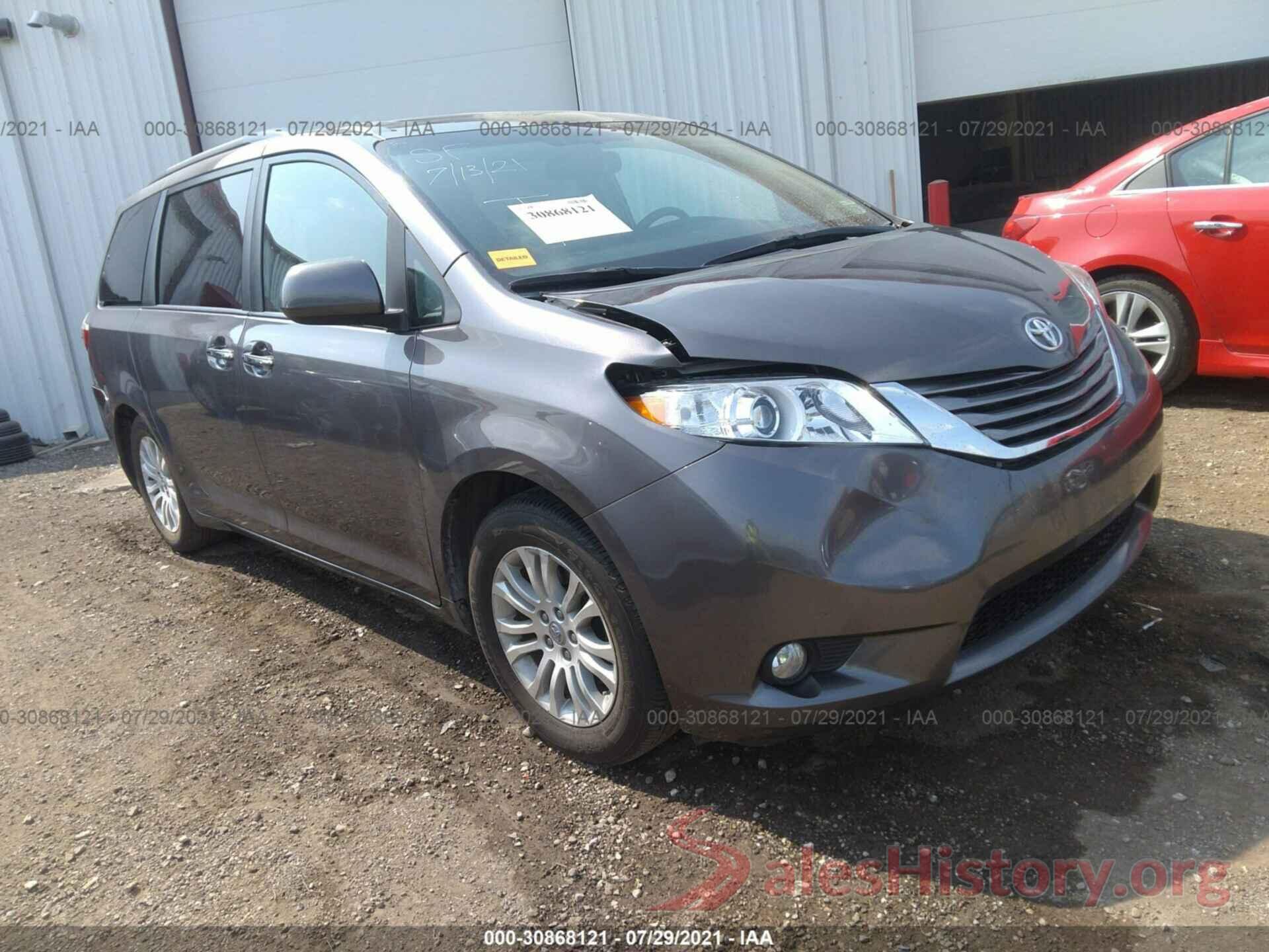 5TDYZ3DC8HS766727 2017 TOYOTA SIENNA