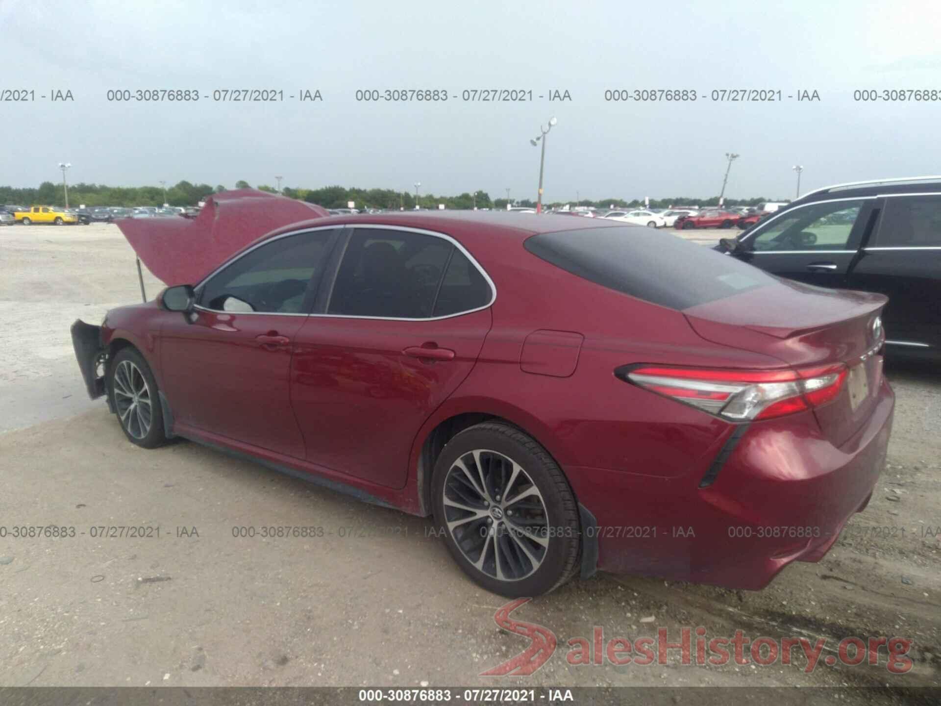 4T1B11HK6JU633500 2018 TOYOTA CAMRY