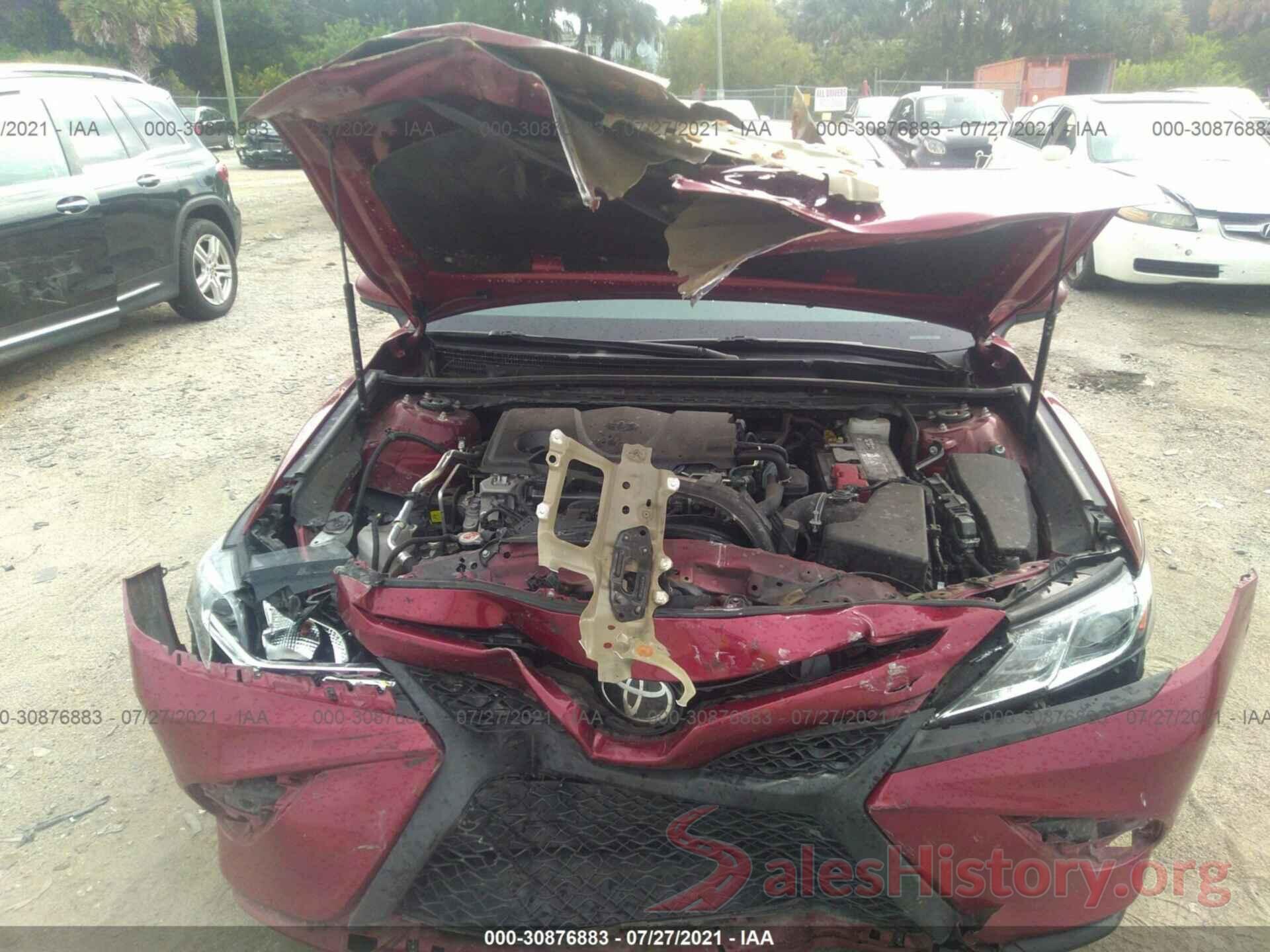 4T1B11HK6JU633500 2018 TOYOTA CAMRY