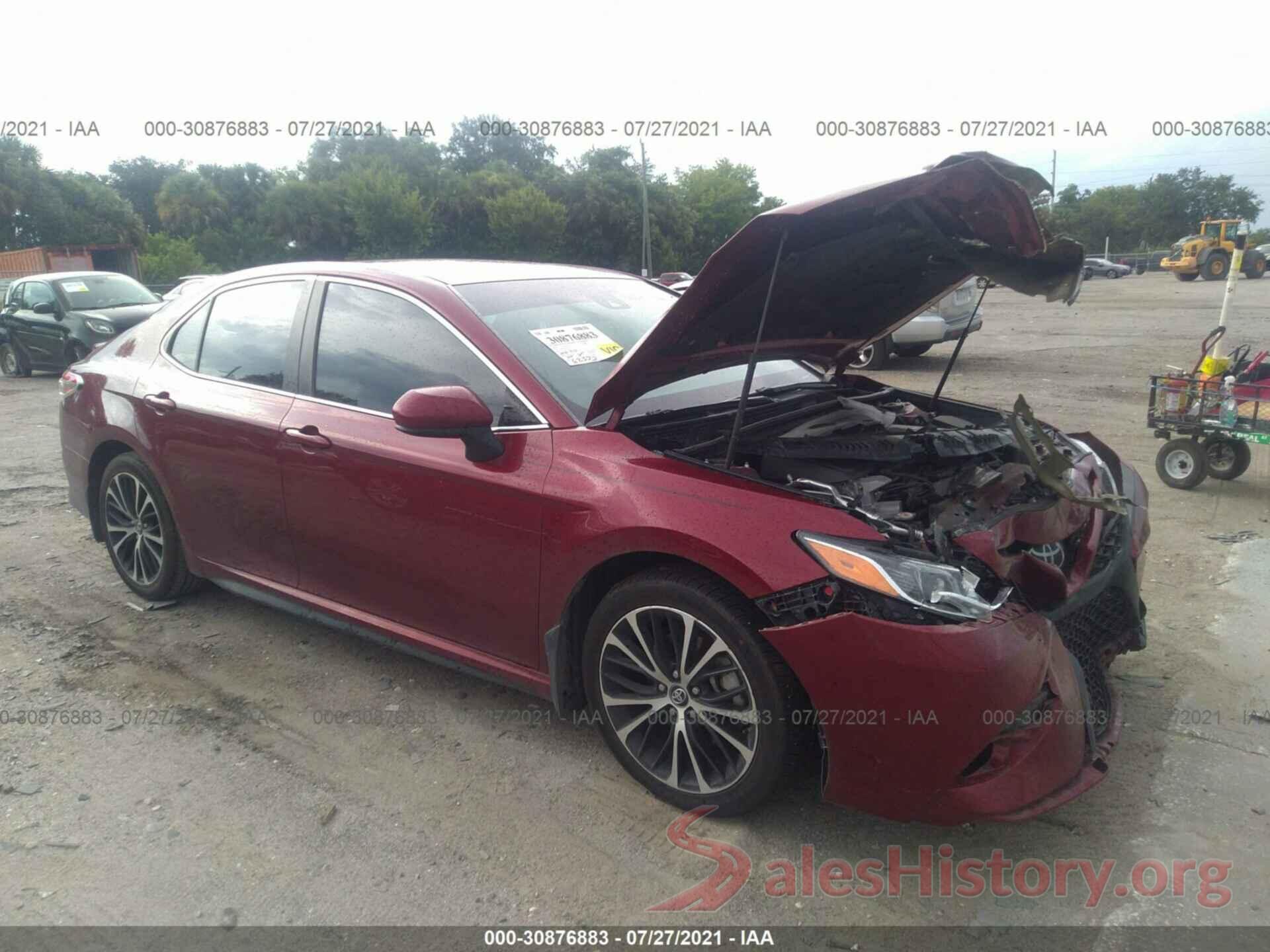 4T1B11HK6JU633500 2018 TOYOTA CAMRY