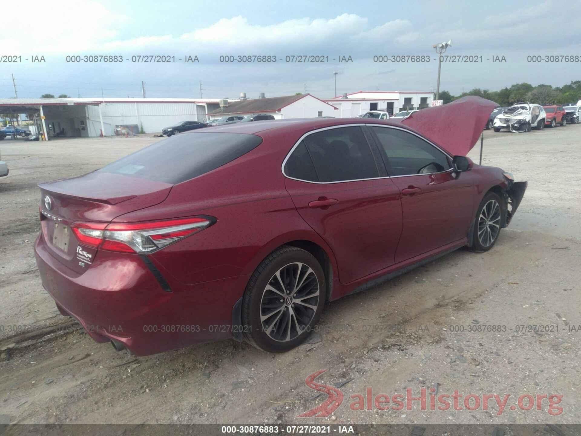 4T1B11HK6JU633500 2018 TOYOTA CAMRY