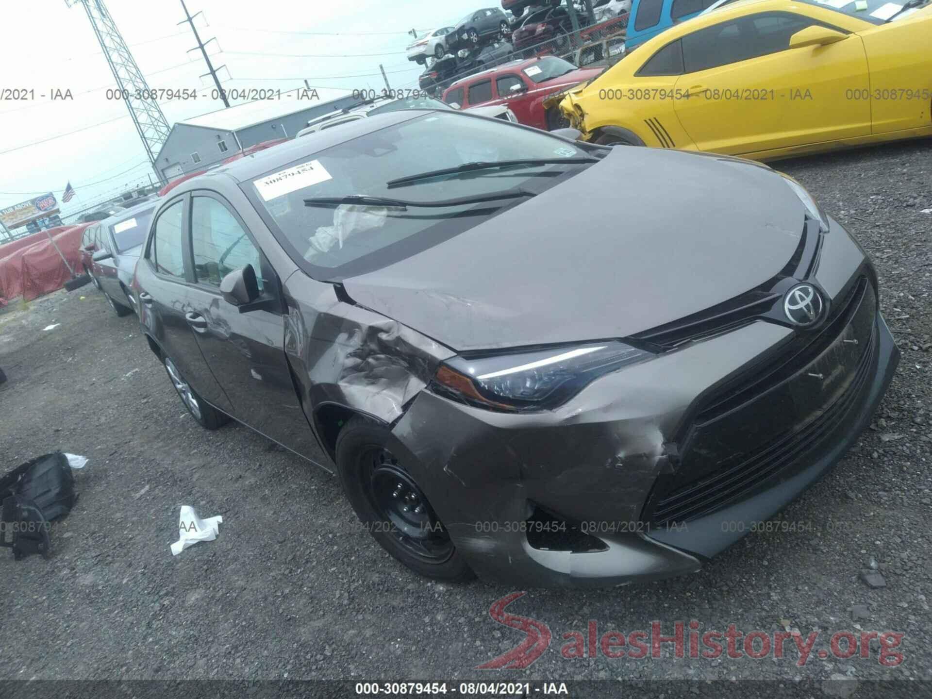 2T1BURHE8JC111713 2018 TOYOTA COROLLA