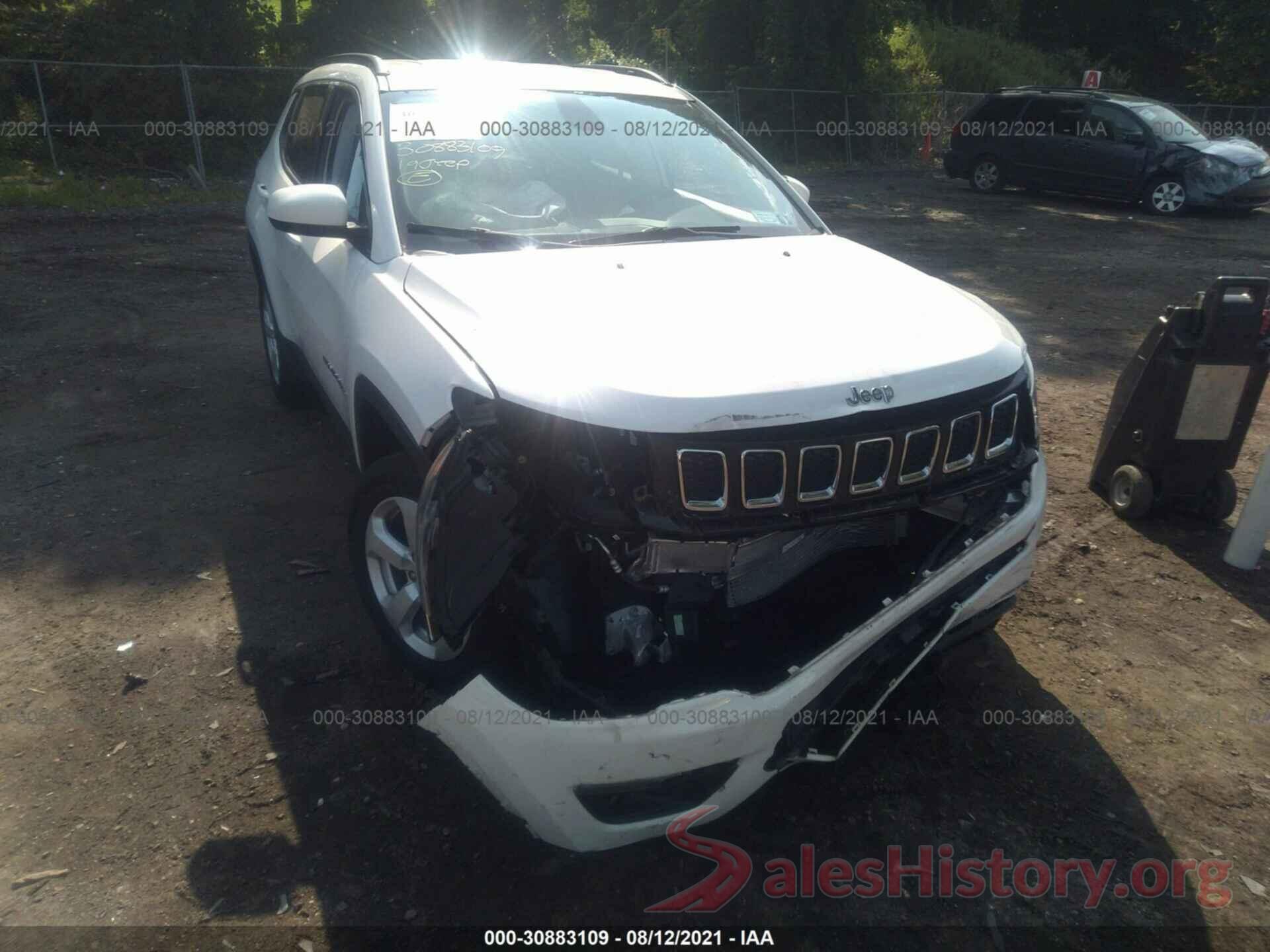 3C4NJDBB1KT767158 2019 JEEP COMPASS