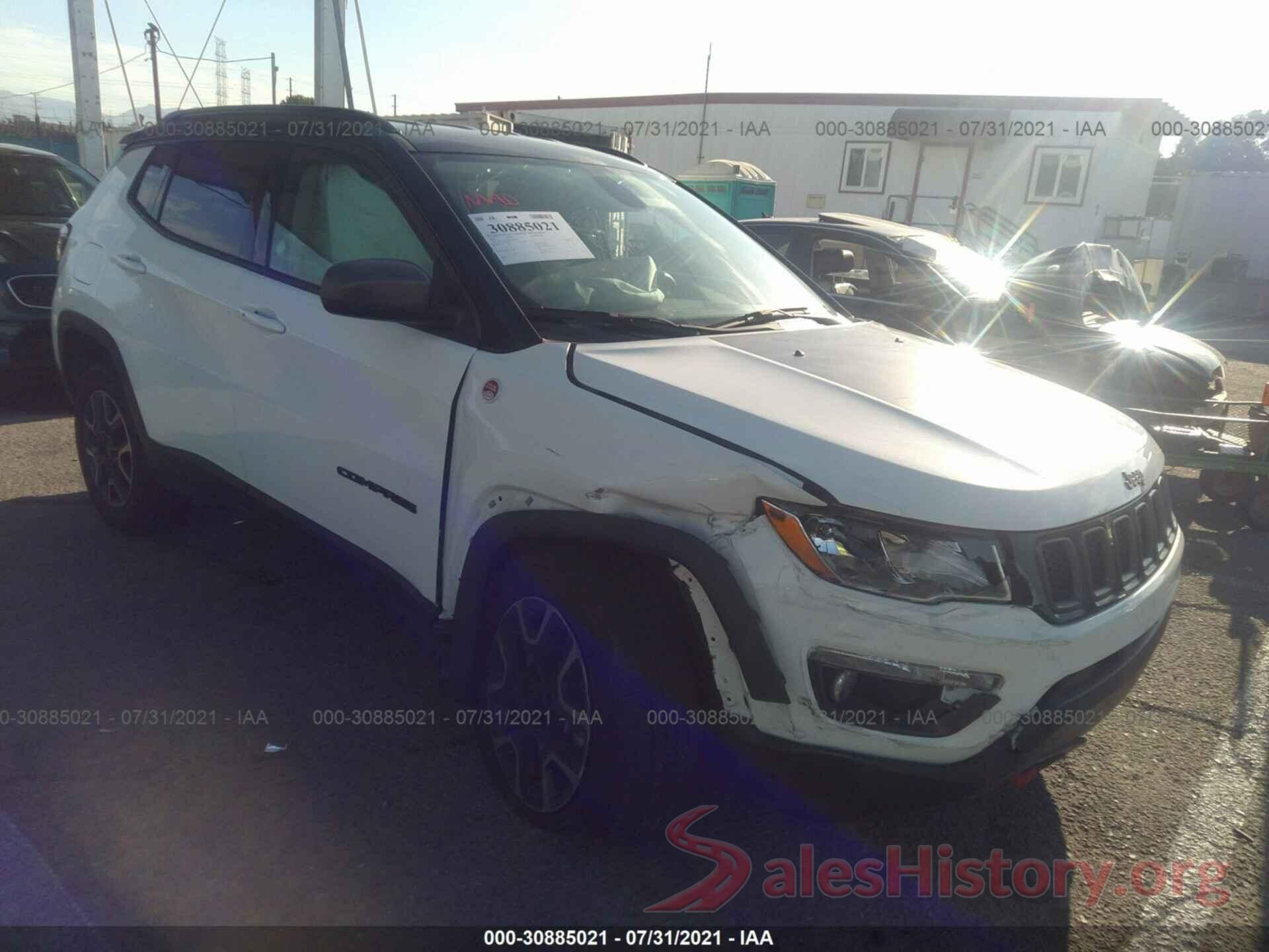 3C4NJDDB4KT660568 2019 JEEP COMPASS