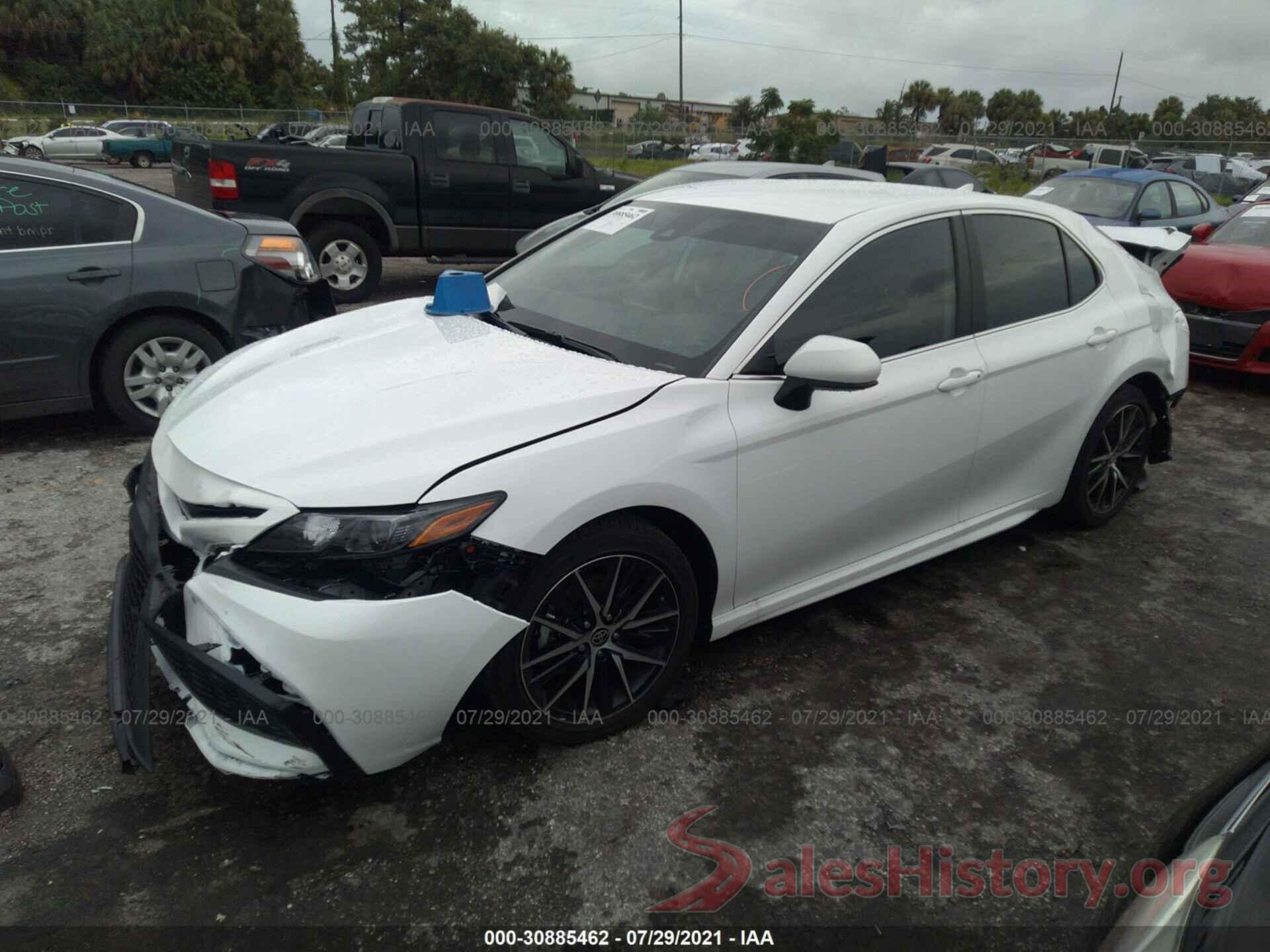 4T1G11AK7MU564031 2021 TOYOTA CAMRY