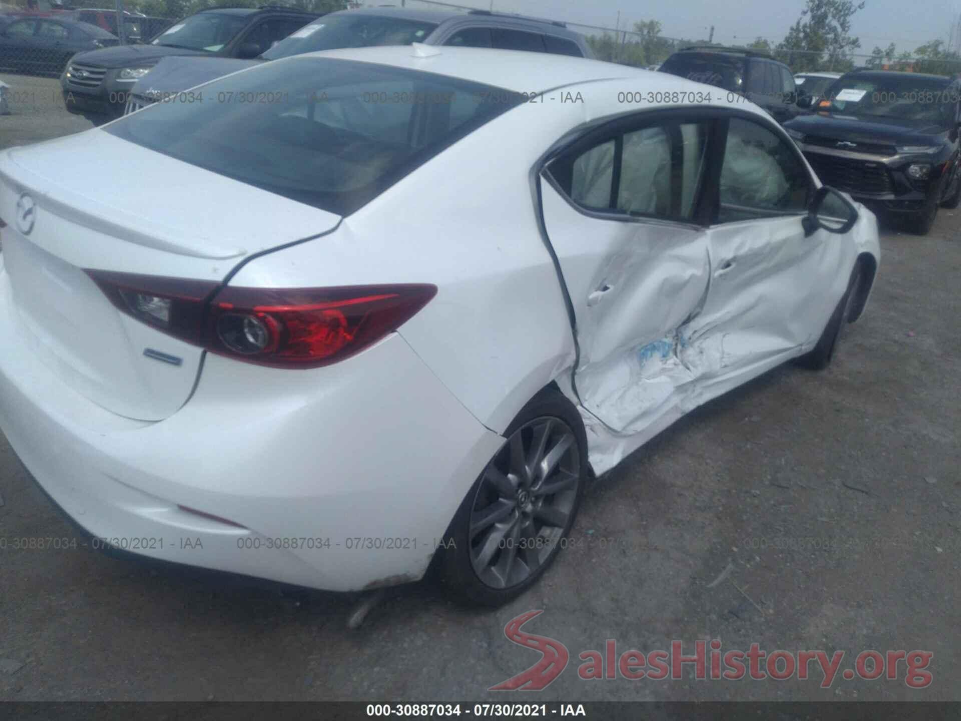 3MZBN1V3XJM225587 2018 MAZDA MAZDA3 4-DOOR