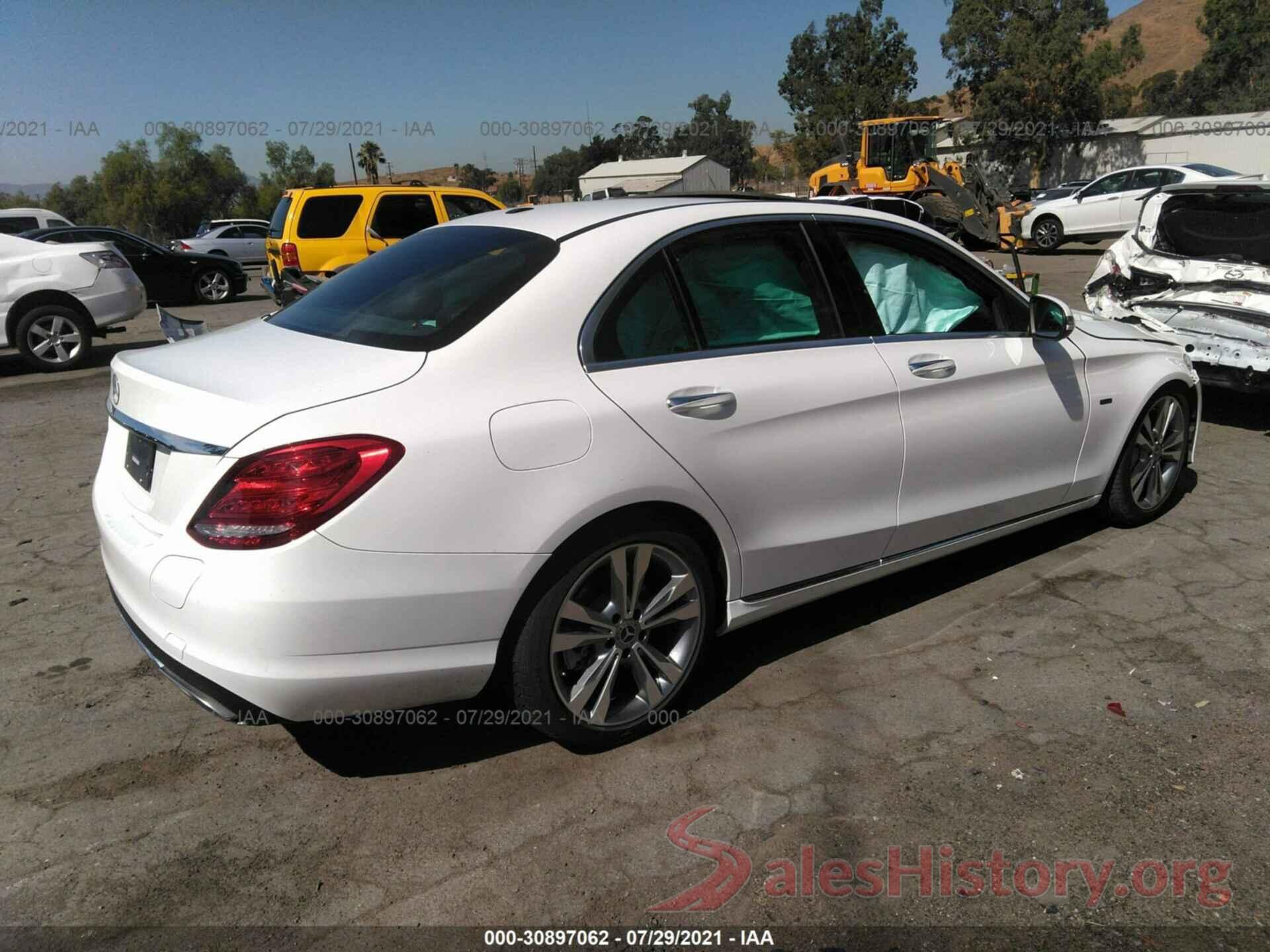 55SWF4HB1JU264609 2018 MERCEDES-BENZ C-CLASS