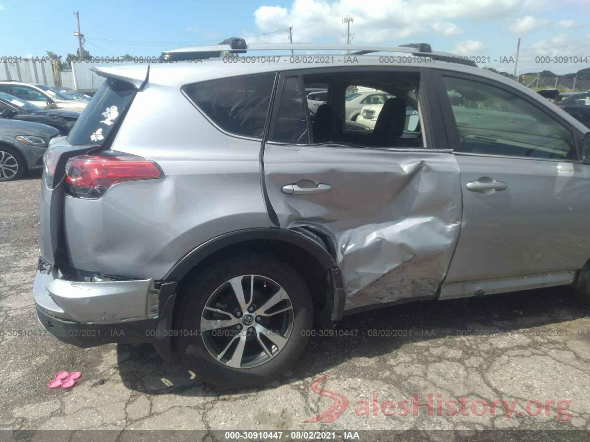 JTMRFREV7JD239117 2018 TOYOTA RAV4