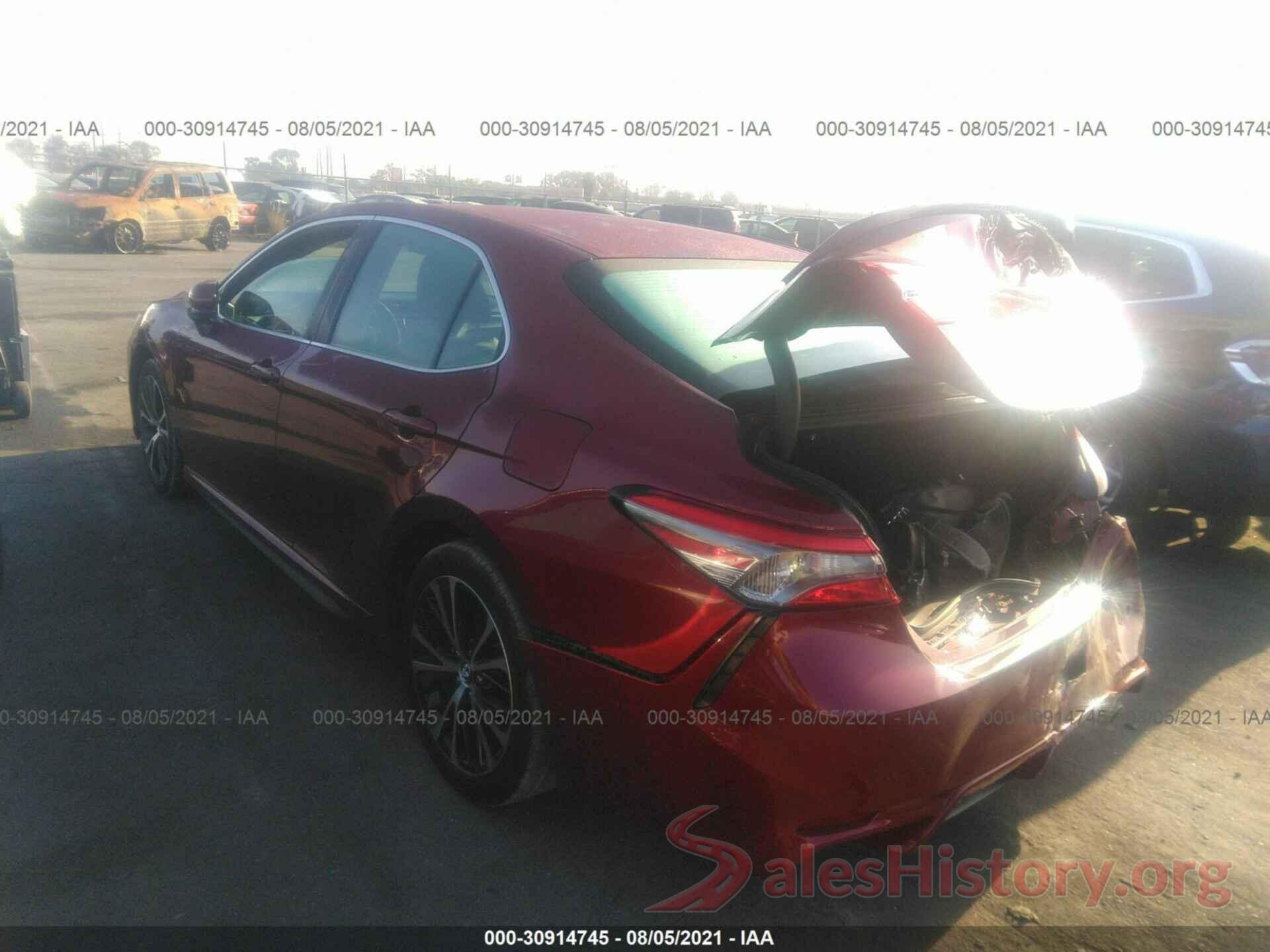 4T1B11HK7JU663072 2018 TOYOTA CAMRY