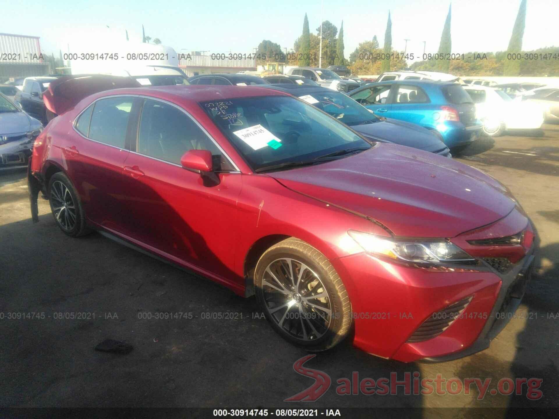 4T1B11HK7JU663072 2018 TOYOTA CAMRY