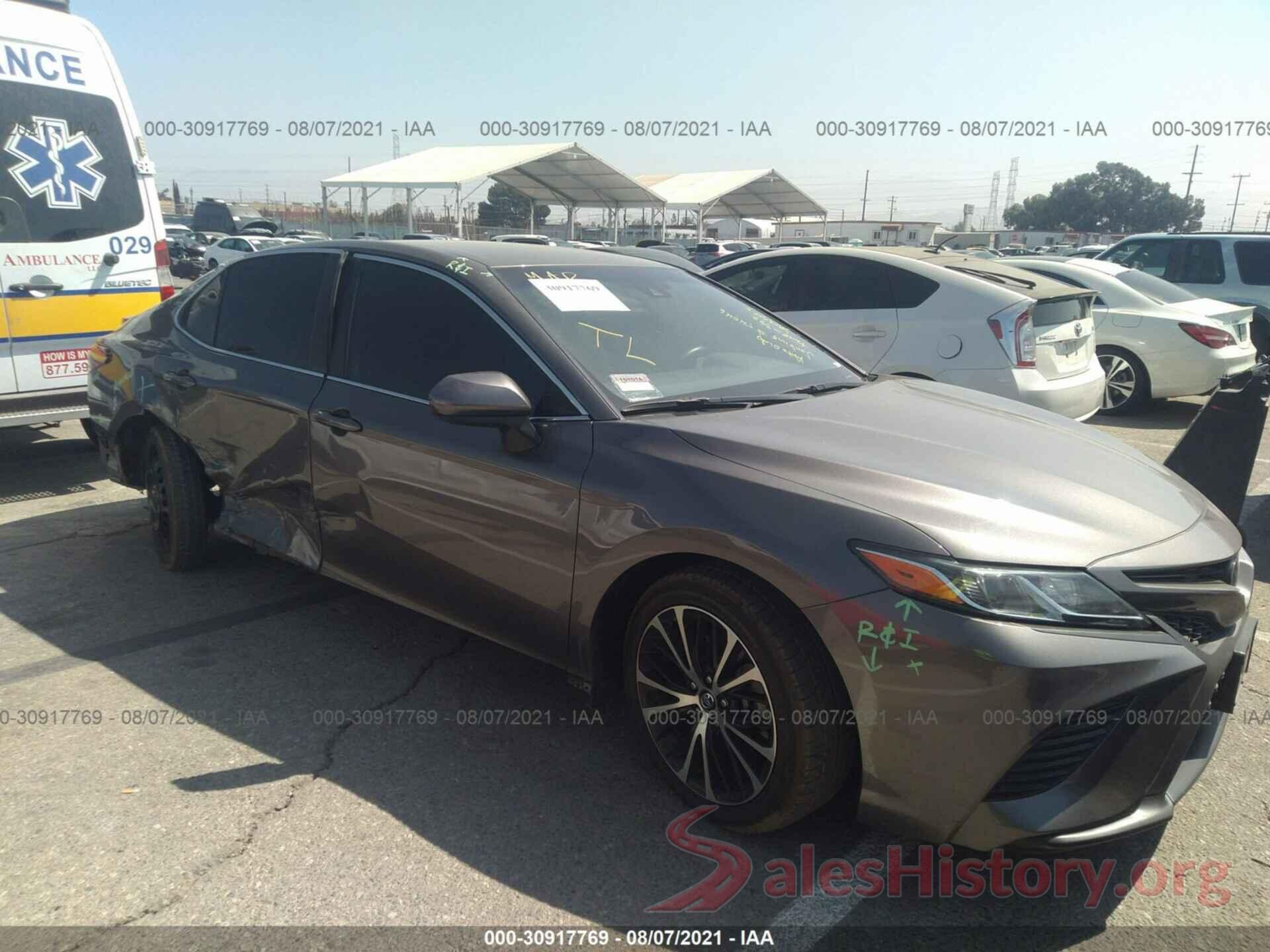 4T1B11HK7JU135578 2018 TOYOTA CAMRY