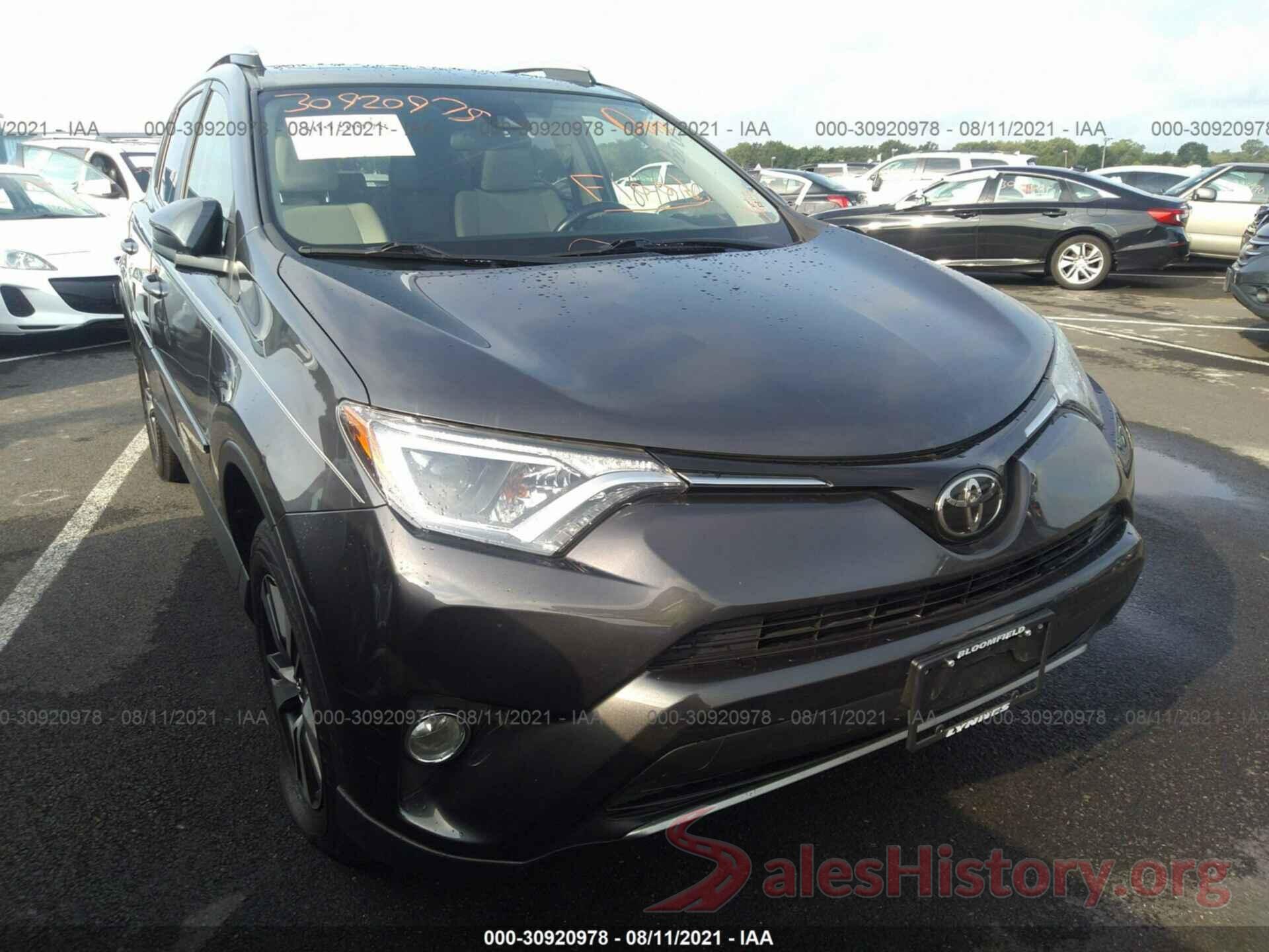 JTMRFREV7HJ714857 2017 TOYOTA RAV4