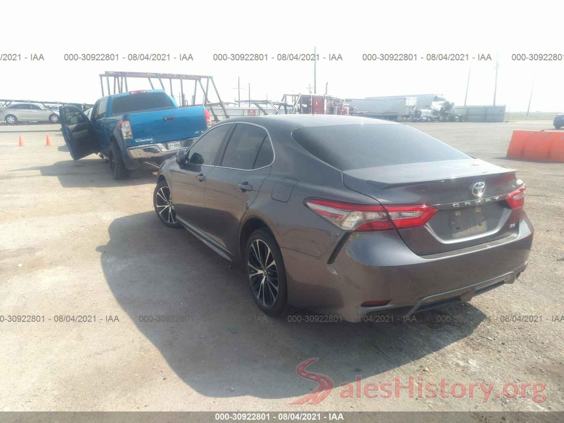 4T1B11HK2JU500345 2018 TOYOTA CAMRY