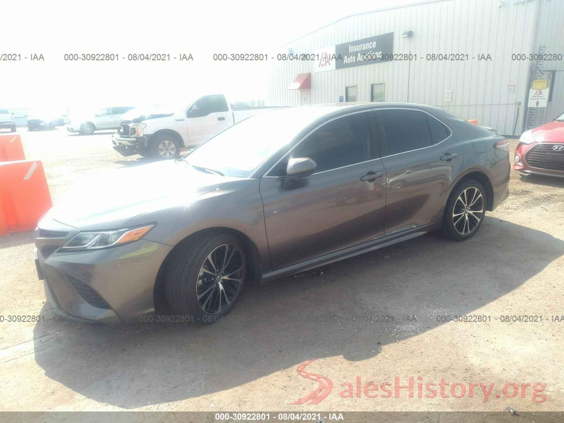 4T1B11HK2JU500345 2018 TOYOTA CAMRY