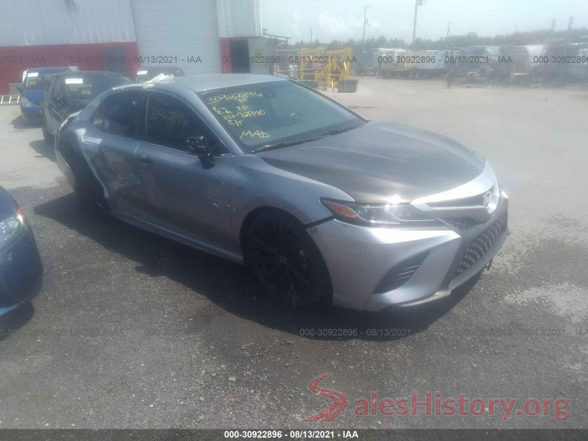 4T1B11HK5JU595595 2018 TOYOTA CAMRY