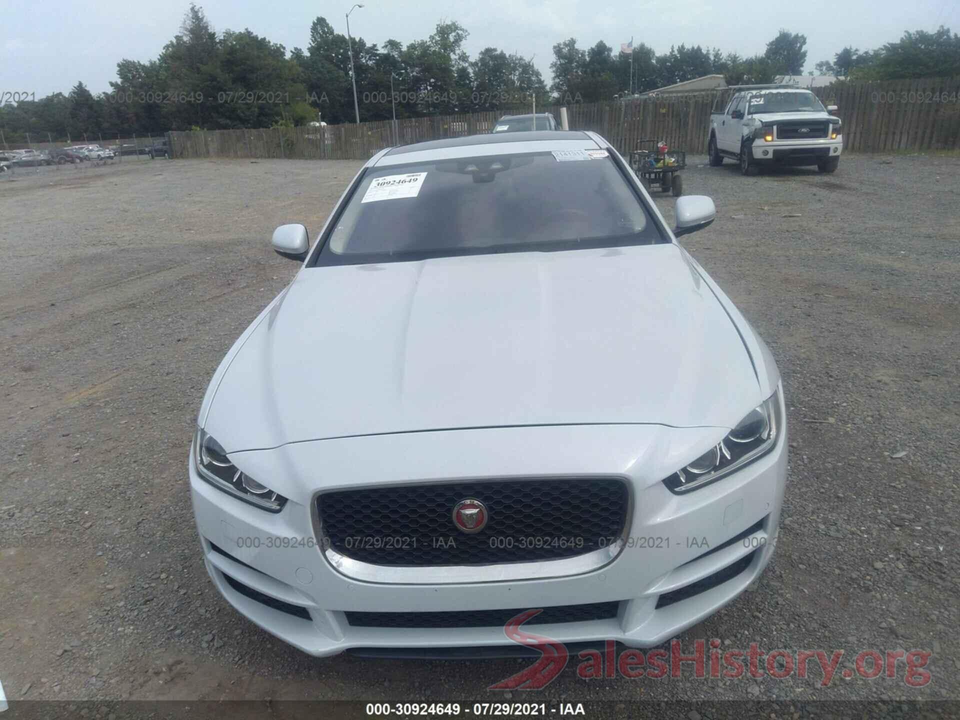 SAJAD4BV1HA976921 2017 JAGUAR XE