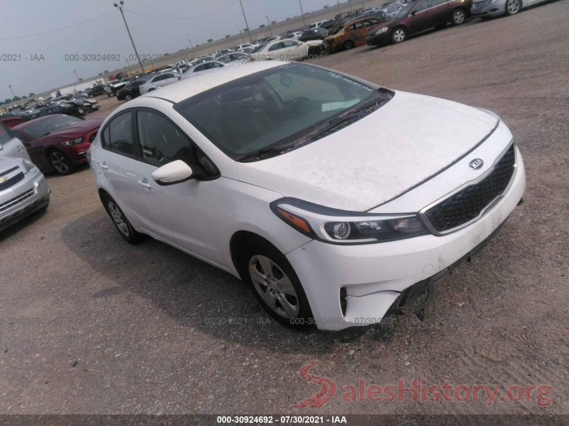 3KPFK4A75HE017175 2017 KIA FORTE