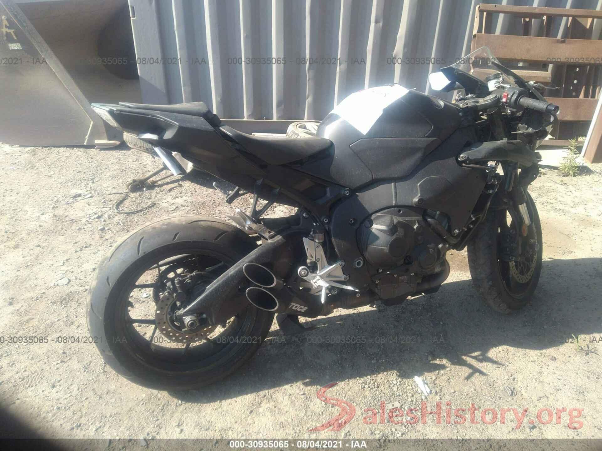 JH2SC7715JK100079 2018 HONDA CBR1000