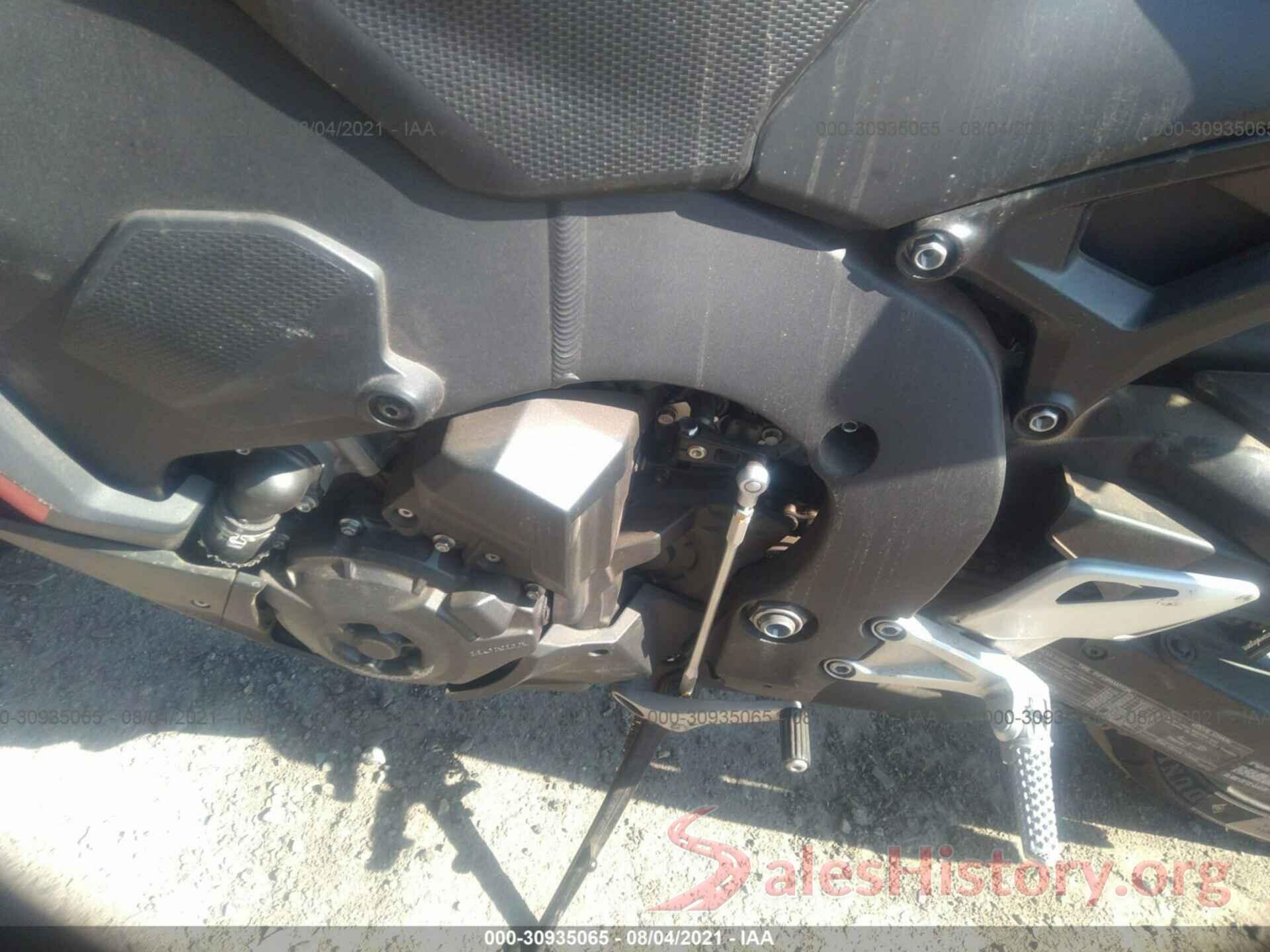 JH2SC7715JK100079 2018 HONDA CBR1000