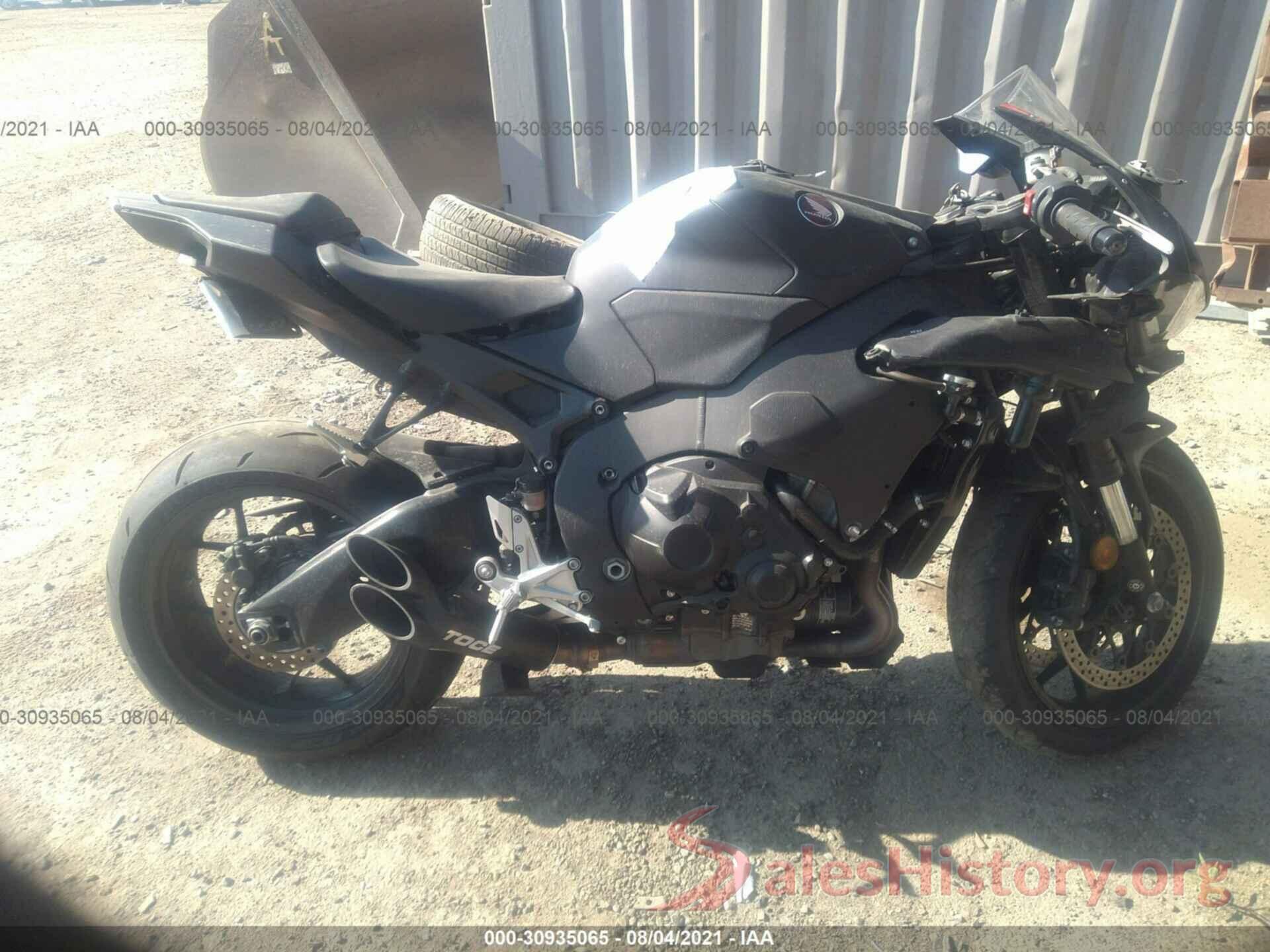 JH2SC7715JK100079 2018 HONDA CBR1000