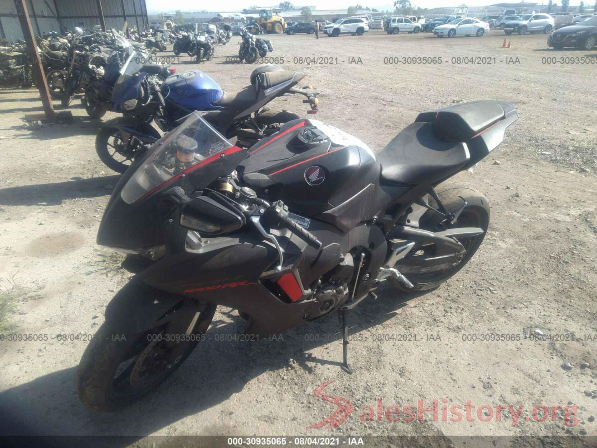 JH2SC7715JK100079 2018 HONDA CBR1000