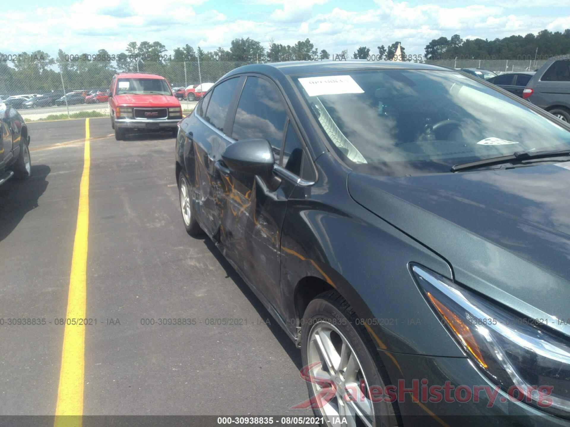 1G1BE5SM4J7182567 2018 CHEVROLET CRUZE