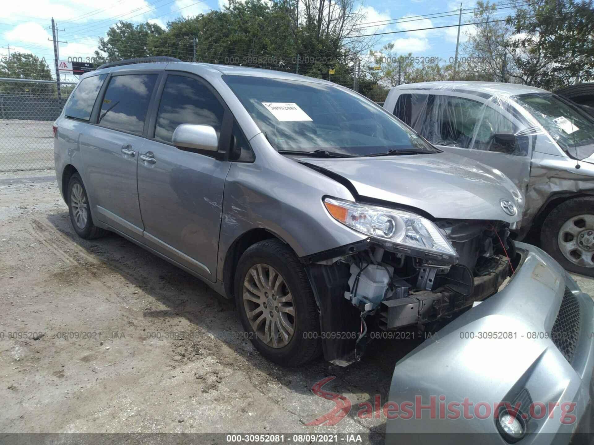 5TDYZ3DC0HS893617 2017 TOYOTA SIENNA