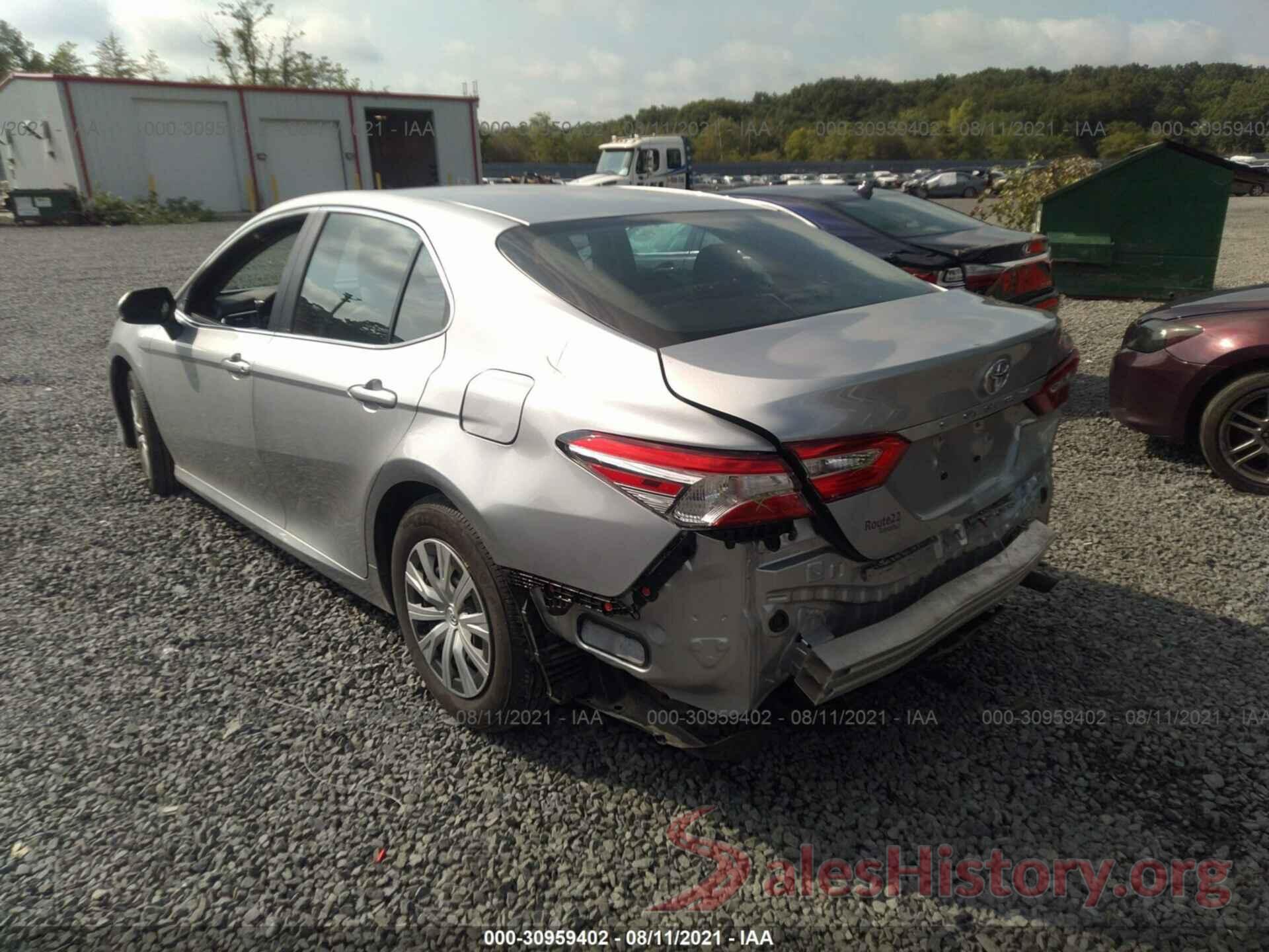 4T1B11HK9JU602211 2018 TOYOTA CAMRY