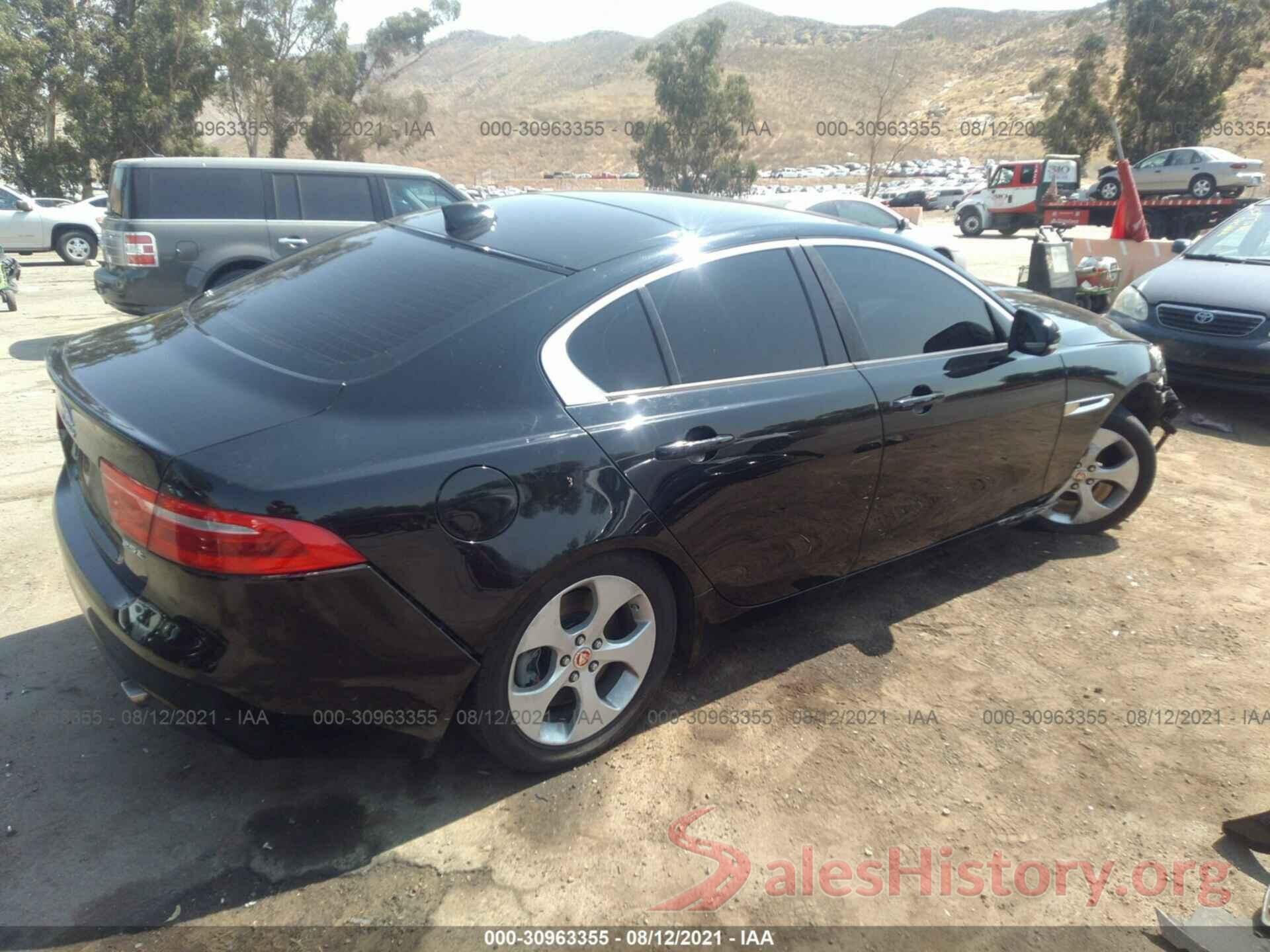 SAJAR4FX9JCP33817 2018 JAGUAR XE