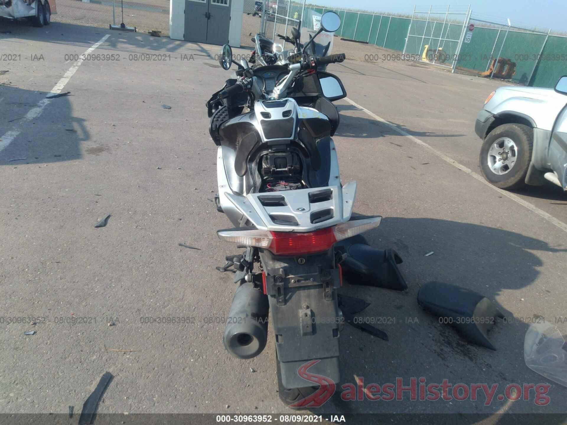 WB1044003BZW18873 2011 BMW R1200