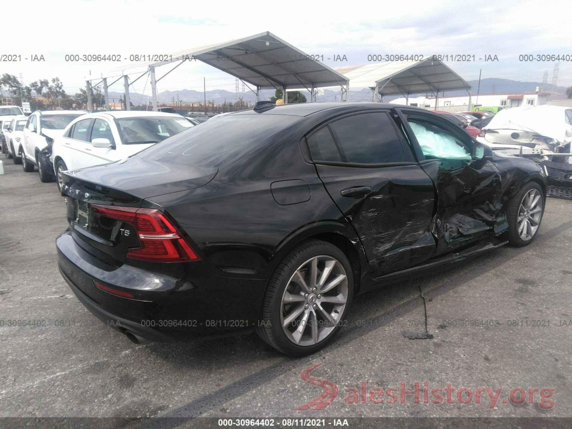 7JR102FK2KG005978 2019 VOLVO S60