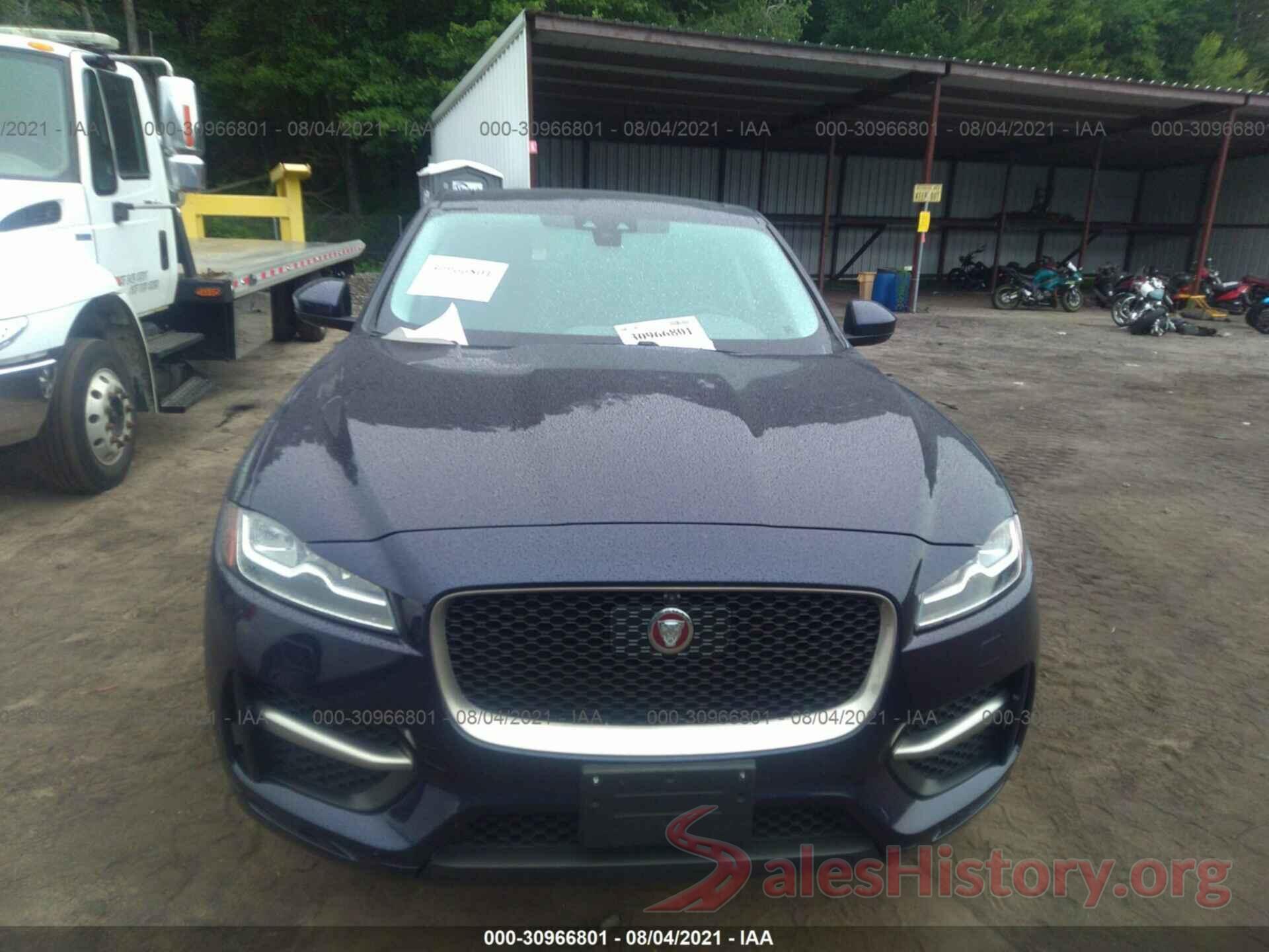 SADCL2BV9HA091028 2017 JAGUAR F-PACE