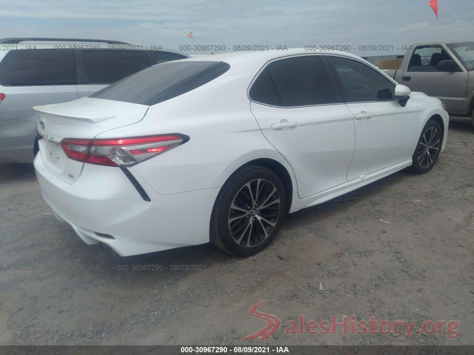 4T1B11HK0JU607930 2018 TOYOTA CAMRY