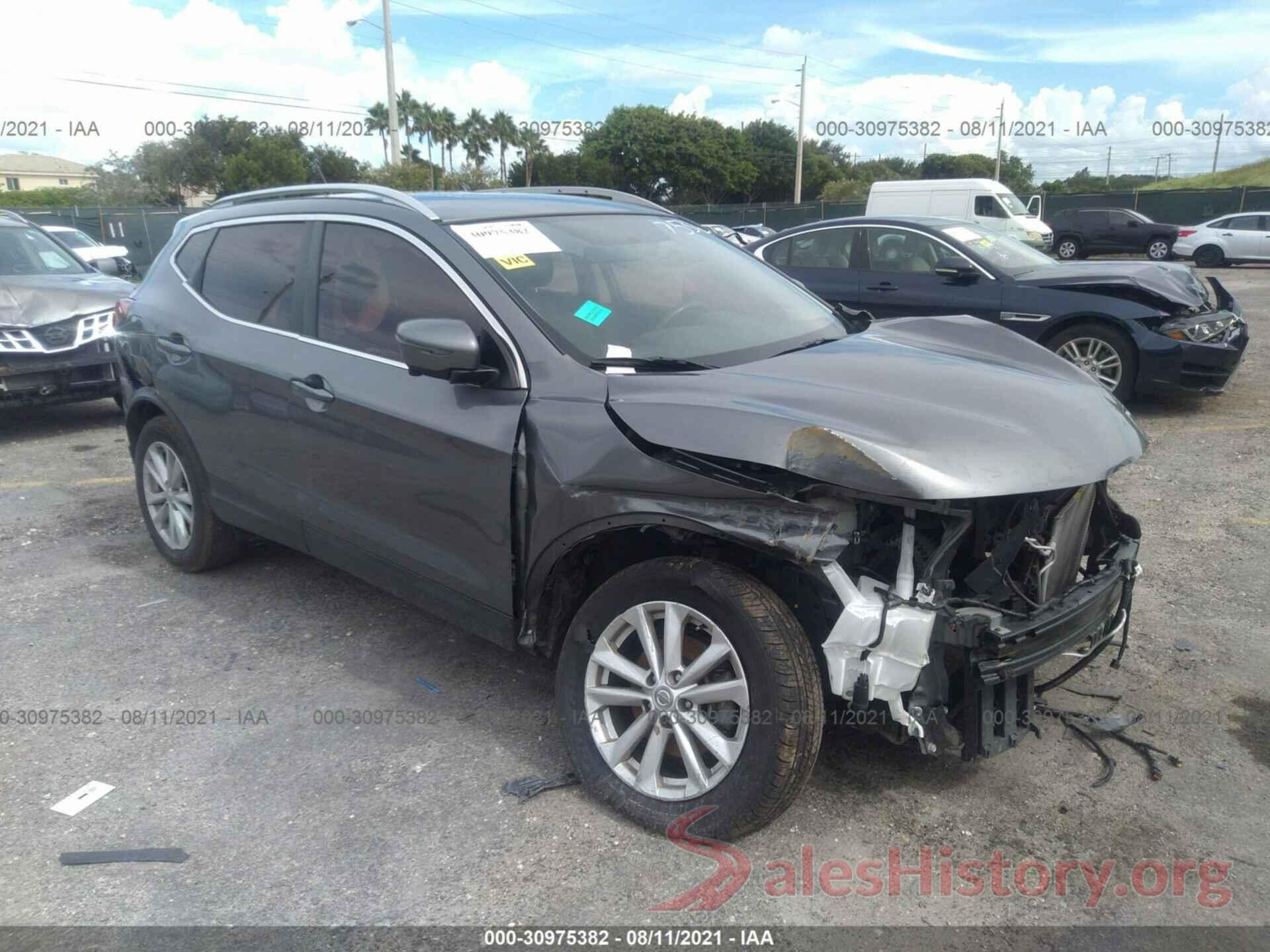 JN1BJ1CR1HW137532 2017 NISSAN ROGUE SPORT