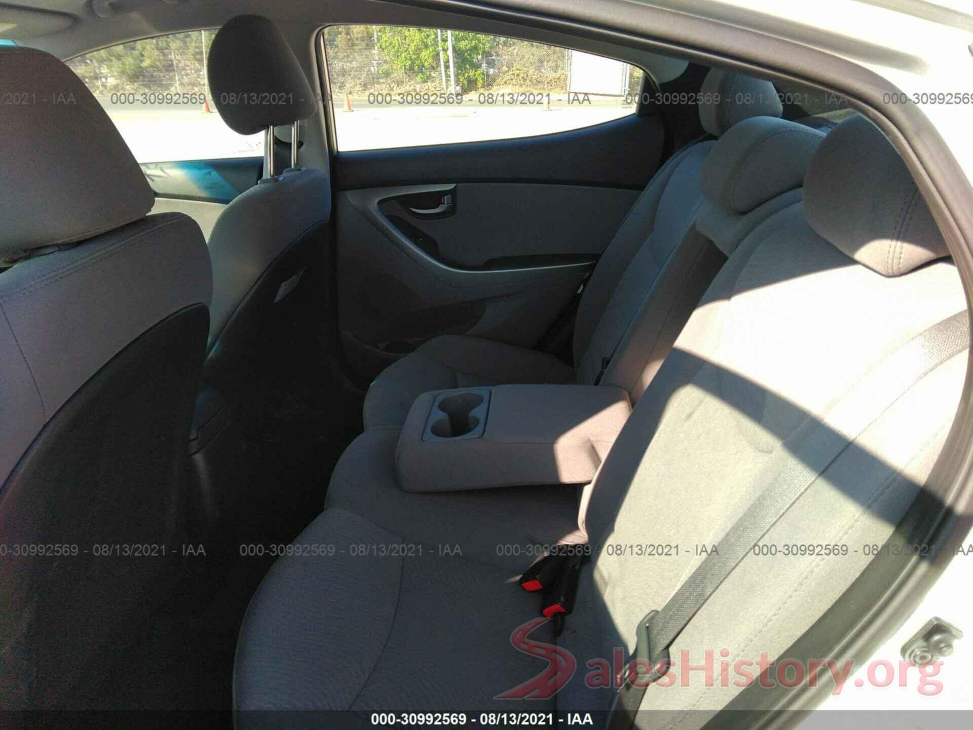 5NPDH4AE8GH704133 2016 HYUNDAI ELANTRA