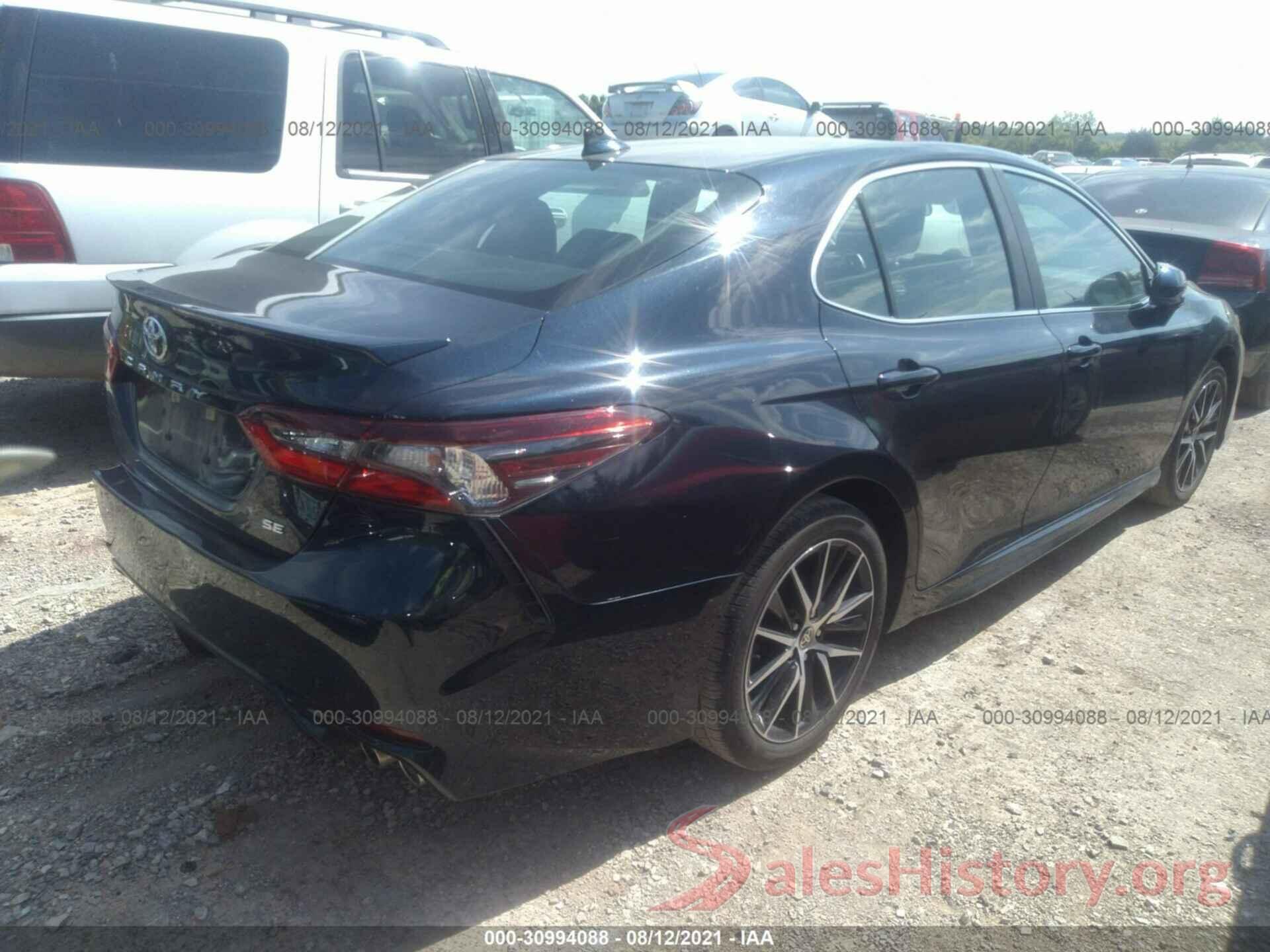 4T1G11AKXMU432087 2021 TOYOTA CAMRY