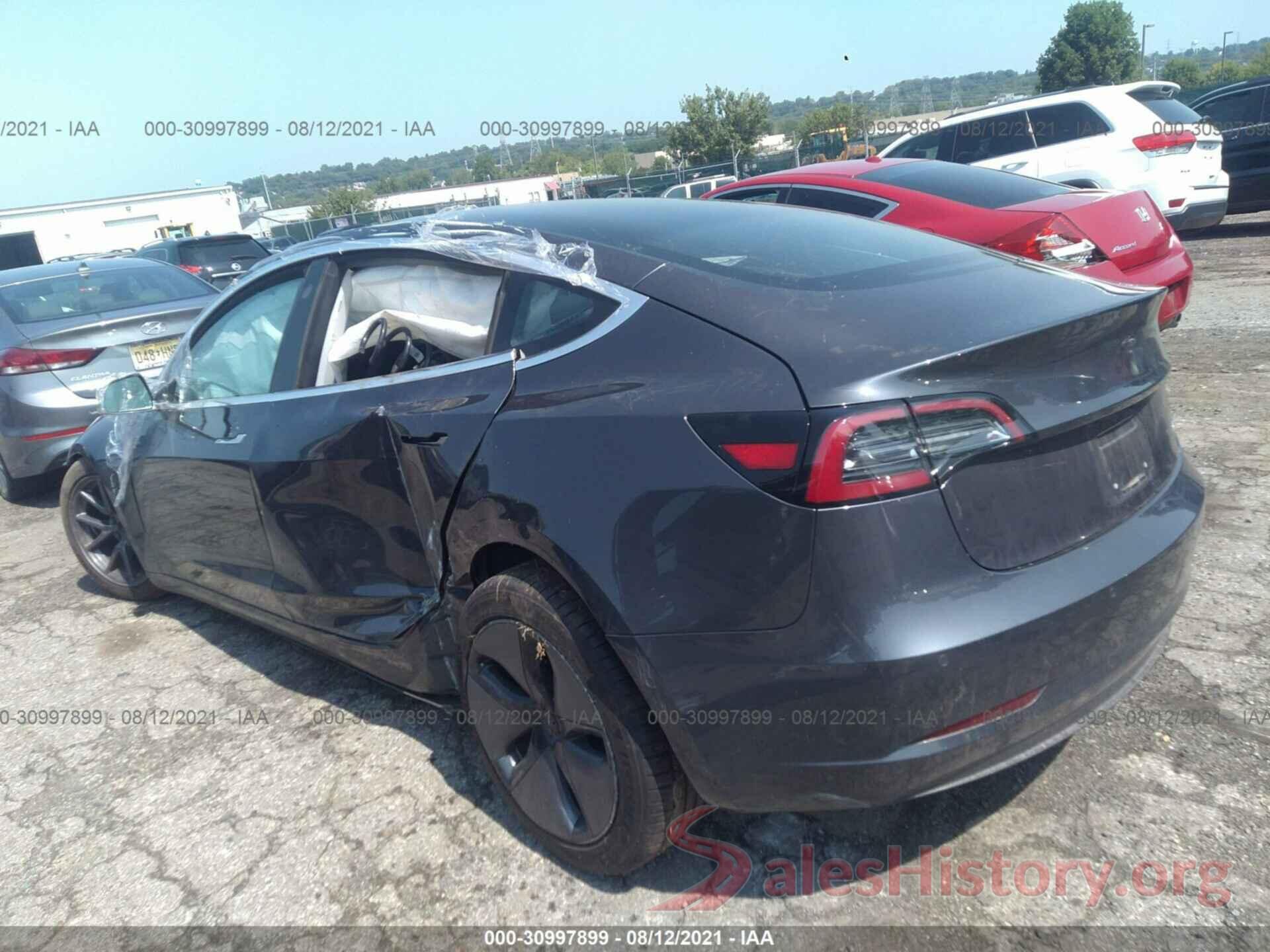 5YJ3E1EBXJF119272 2018 TESLA MODEL 3