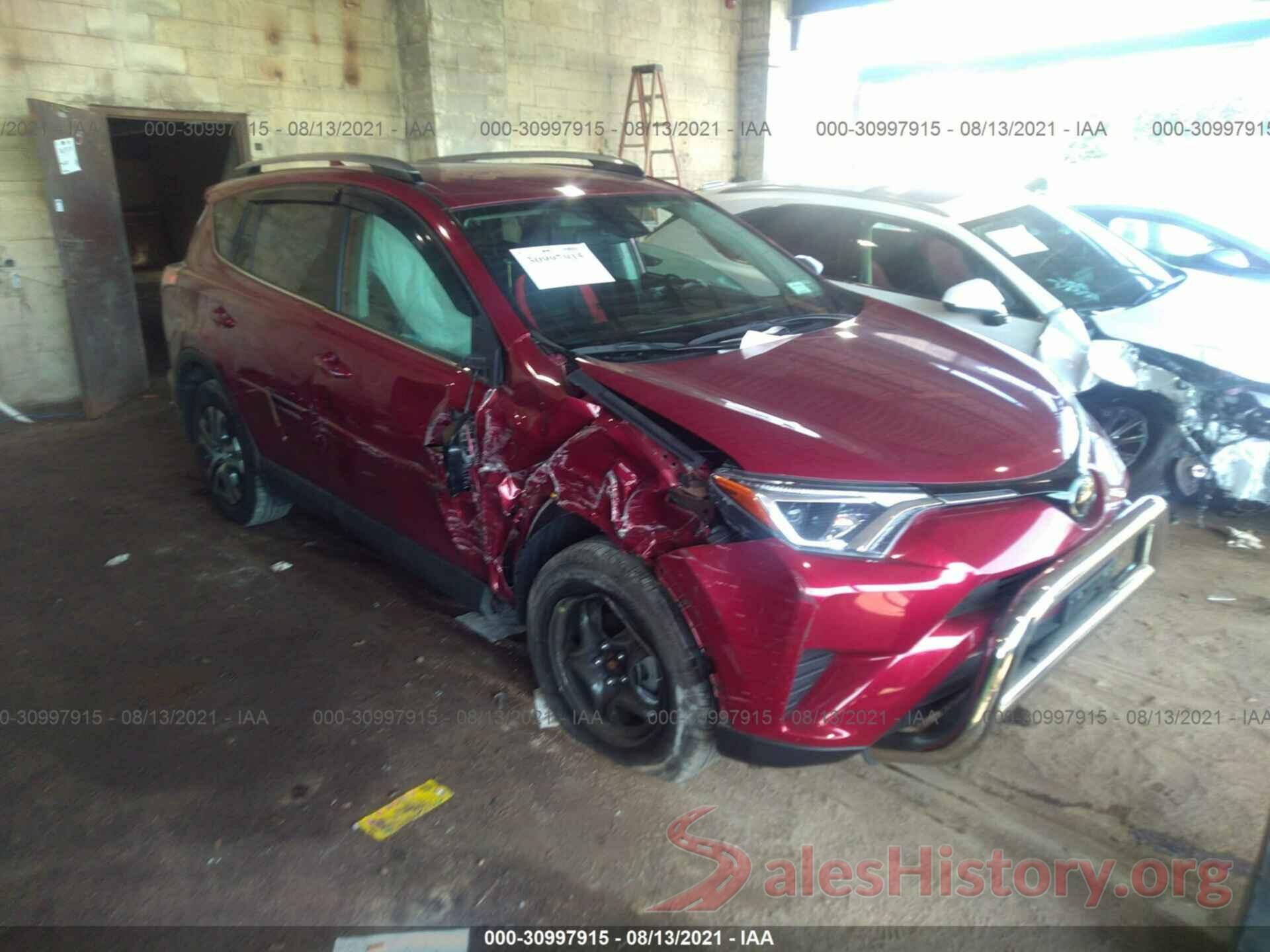 2T3BFREV9JW820137 2018 TOYOTA RAV4