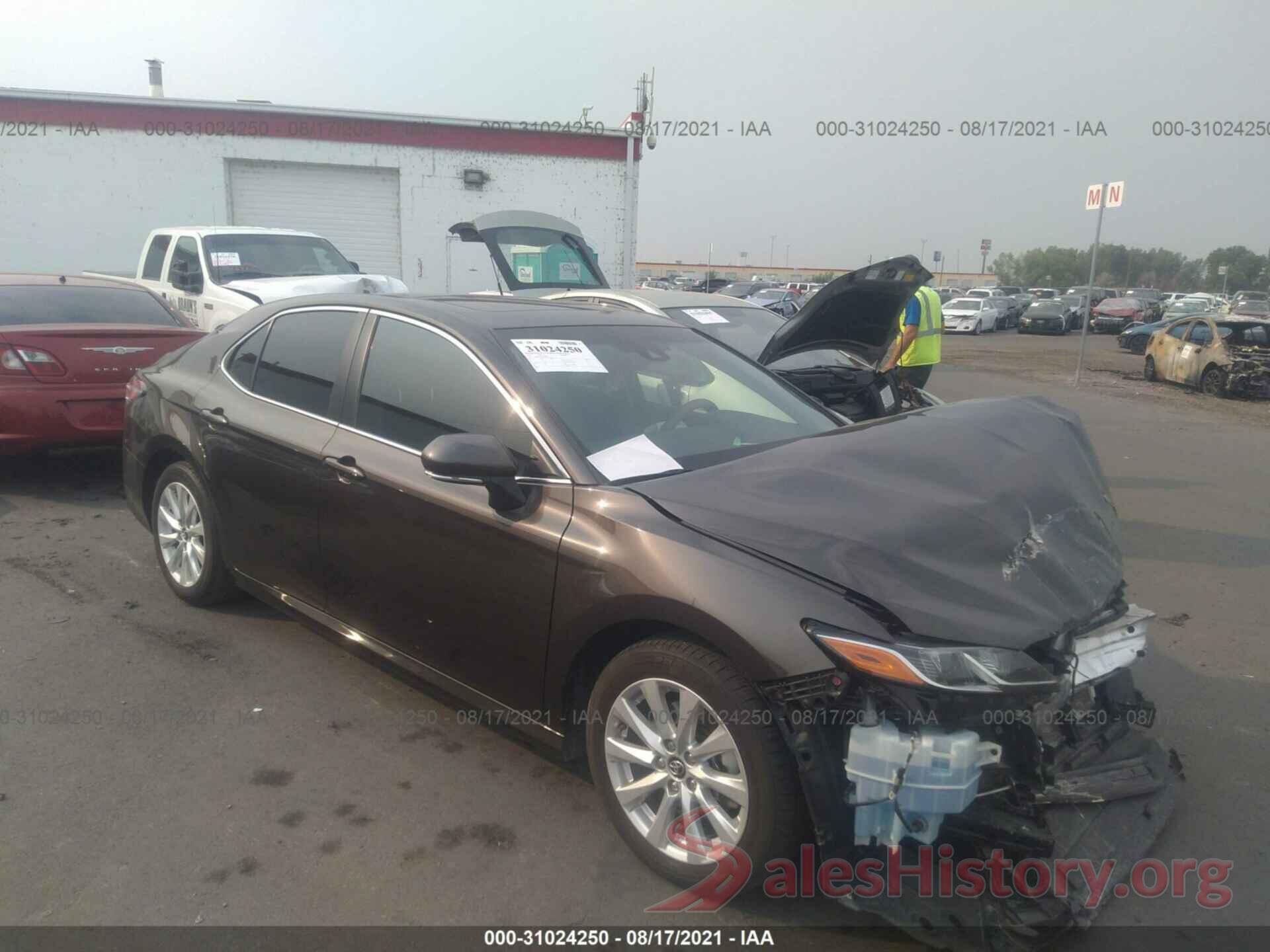 JTNB11HK0J3000464 2018 TOYOTA CAMRY