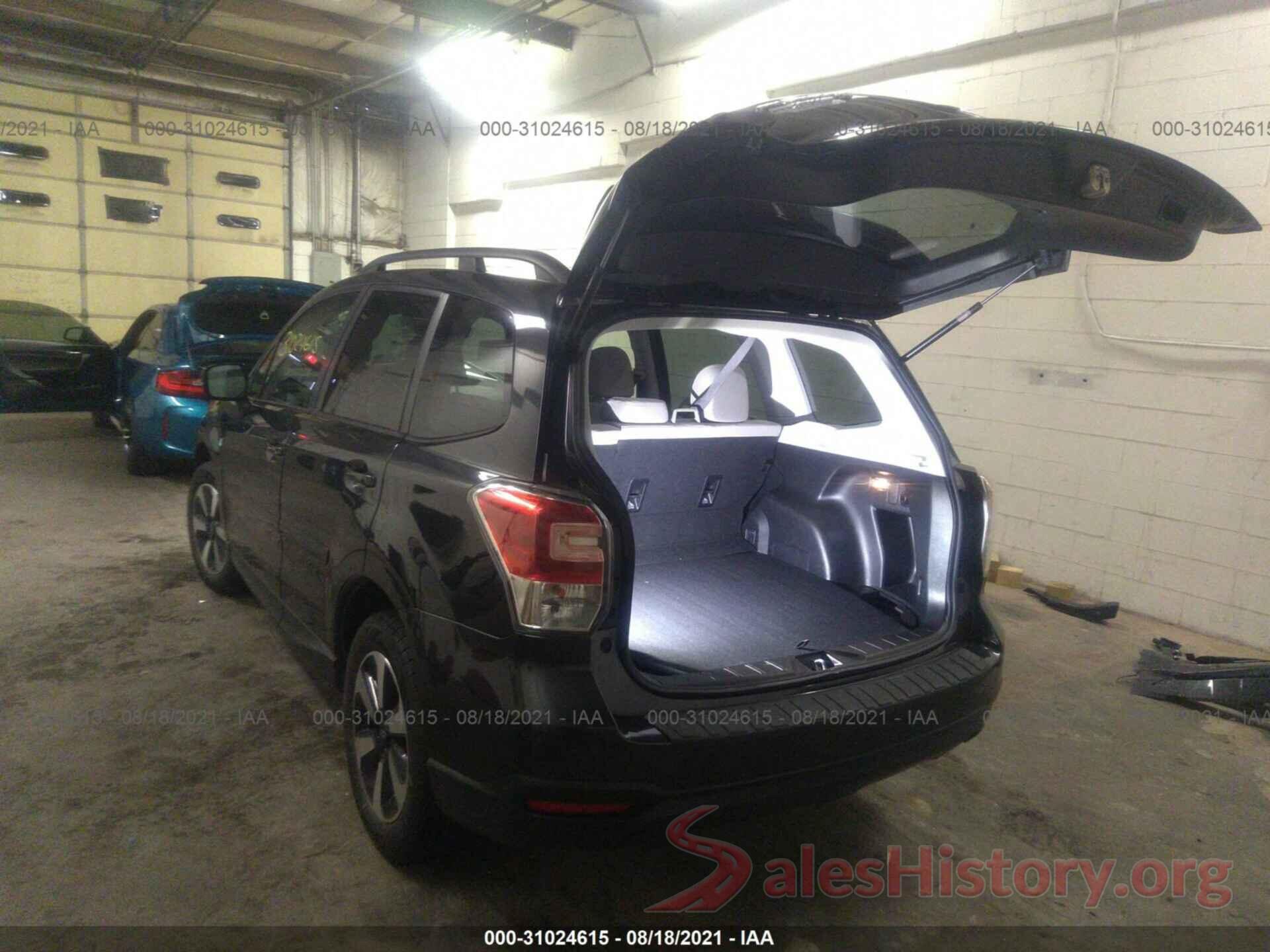 JF2SJAEC2JH498110 2018 SUBARU FORESTER