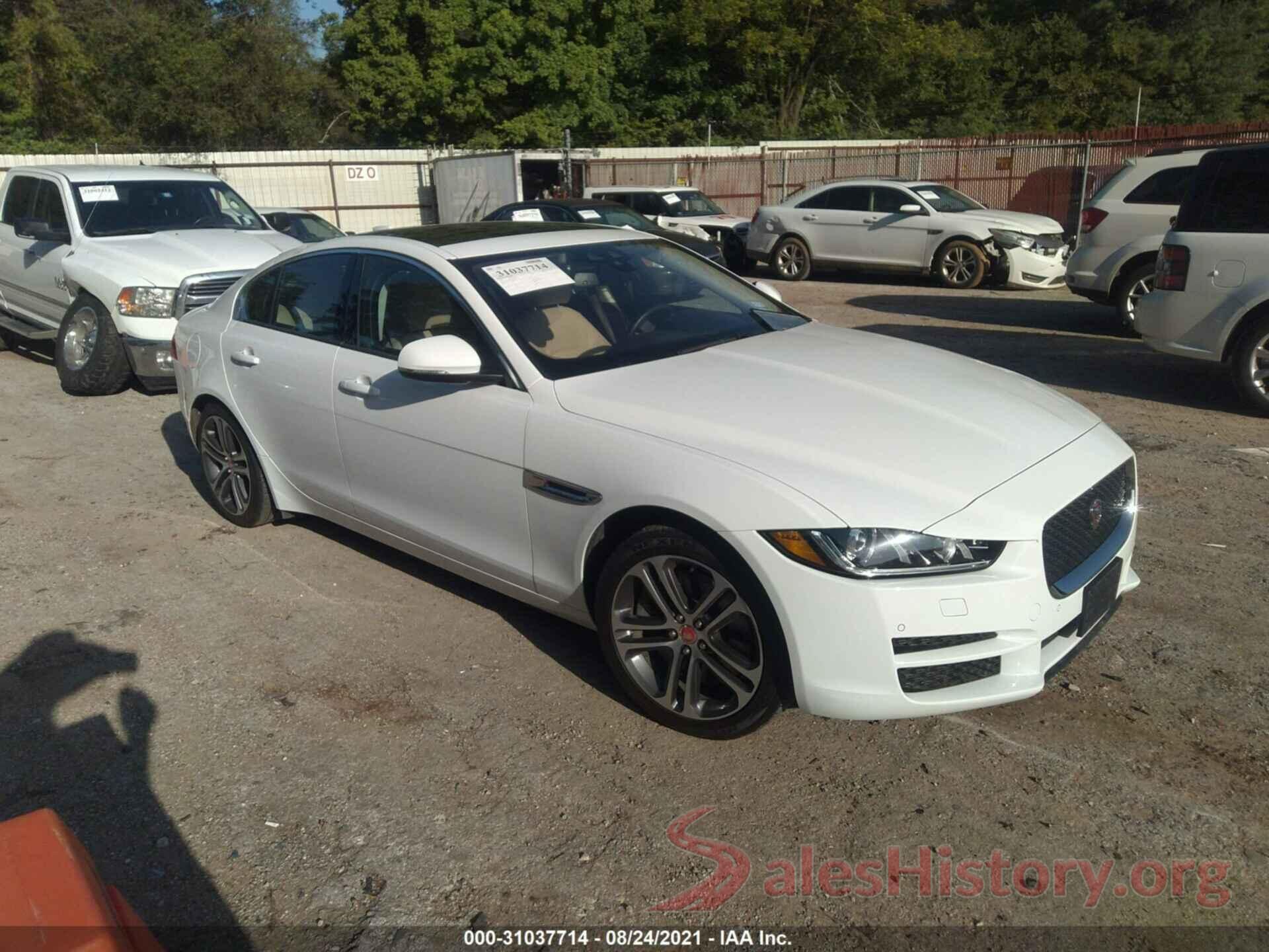 SAJAJ4BVXHA975338 2017 JAGUAR XE