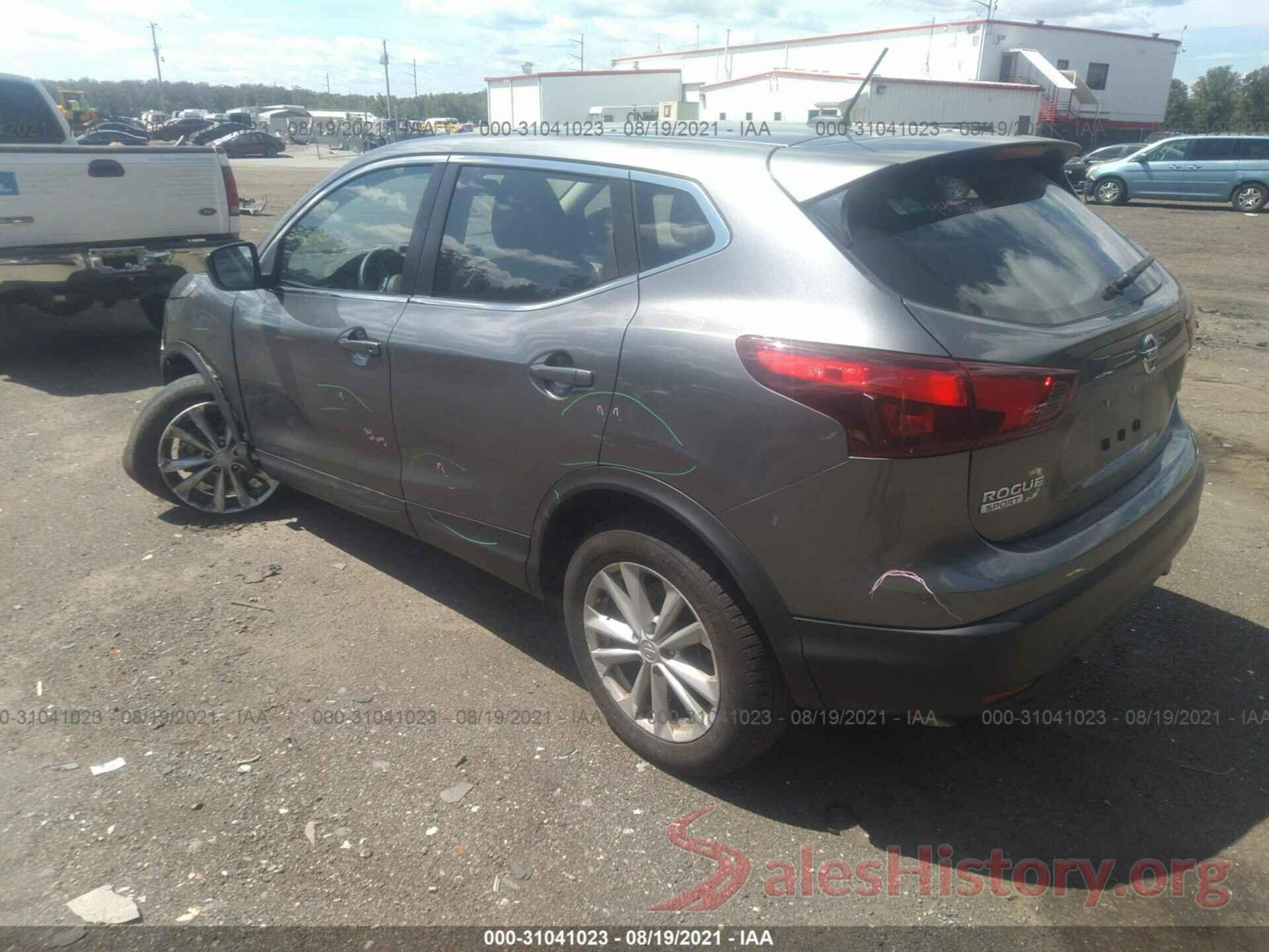 JN1BJ1CRXJW600595 2018 NISSAN ROGUE SPORT