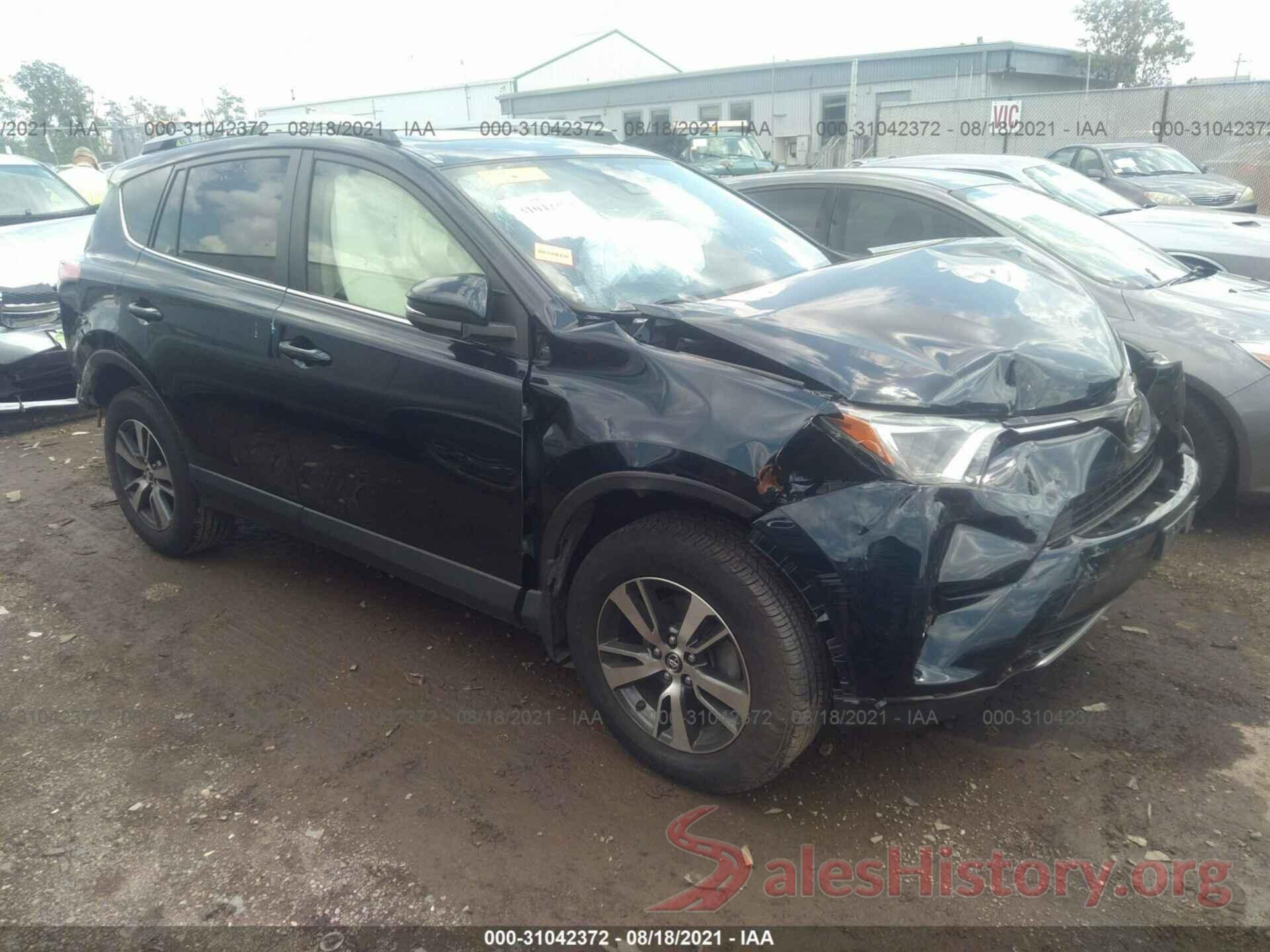 JTMRFREV4HJ154019 2017 TOYOTA RAV4