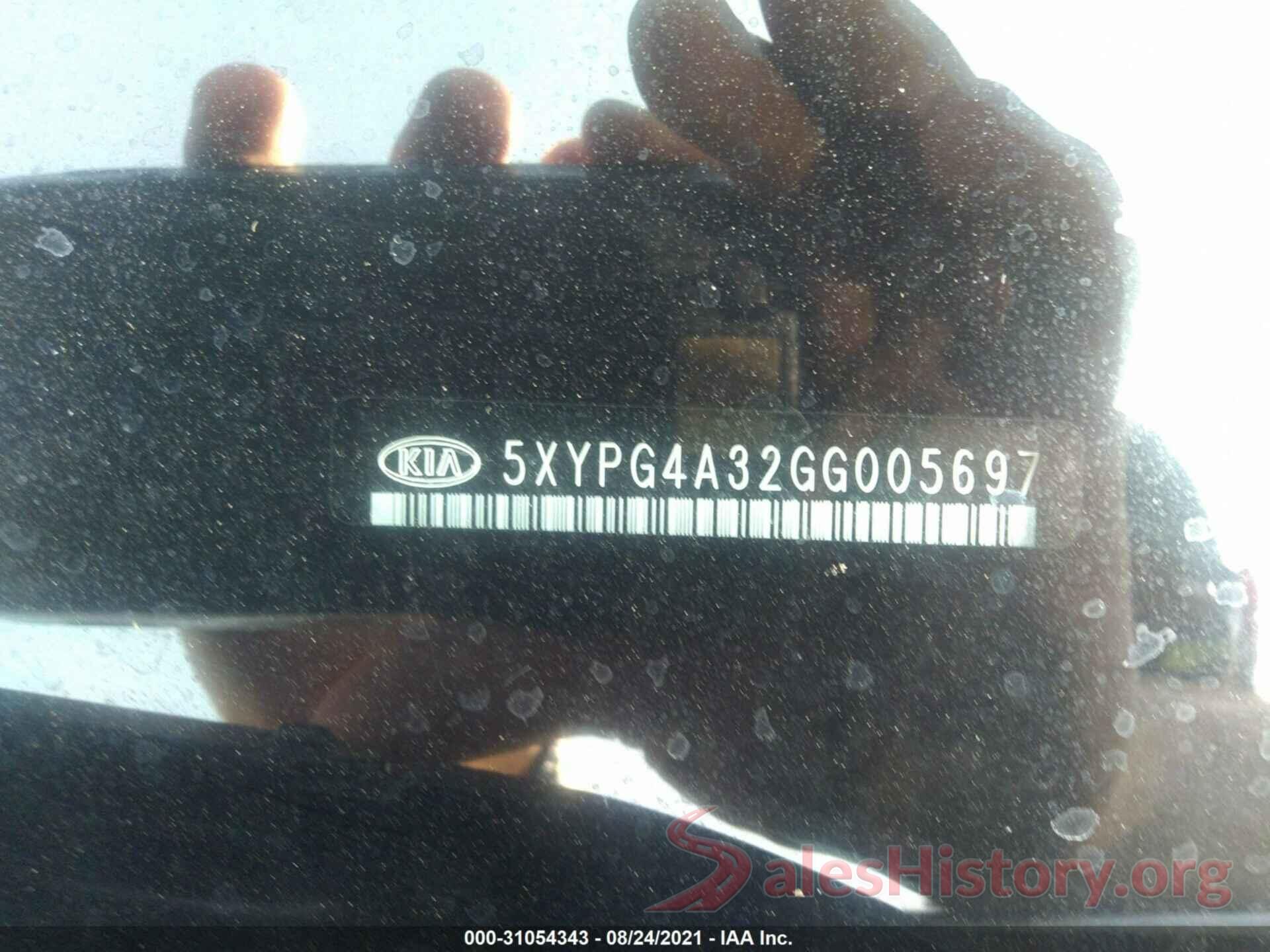 5XYPG4A32GG005697 2016 KIA SORENTO