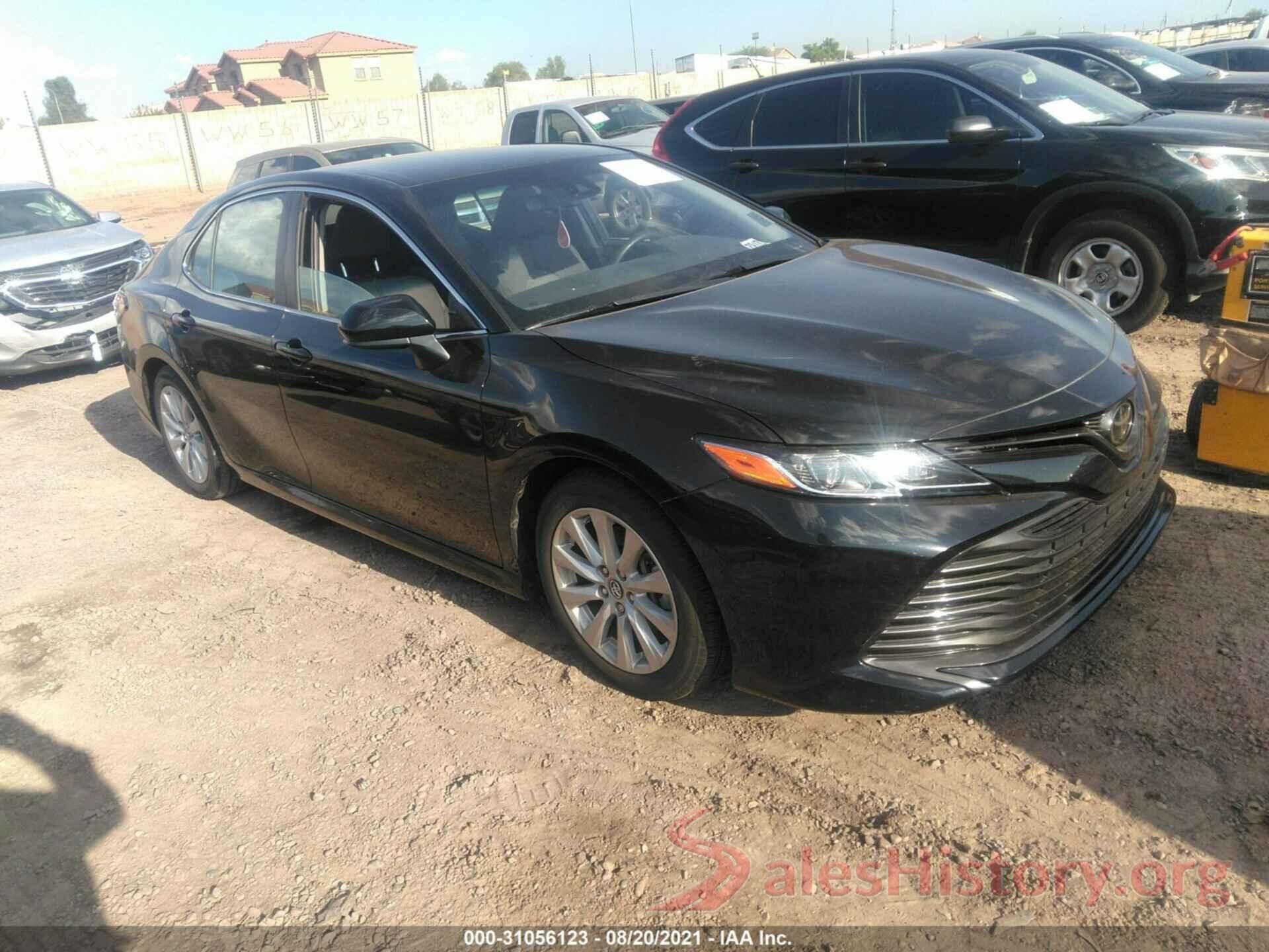 4T1B11HK2JU628276 2018 TOYOTA CAMRY