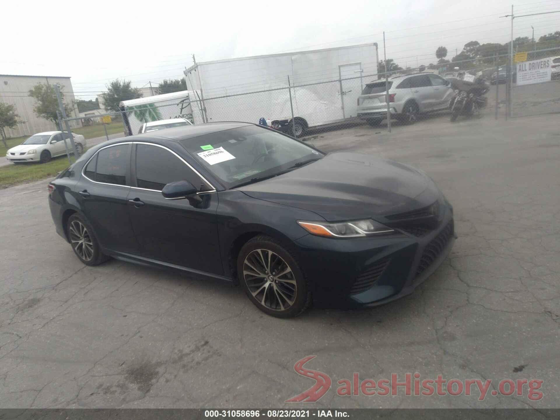 4T1B11HK8JU500737 2018 TOYOTA CAMRY