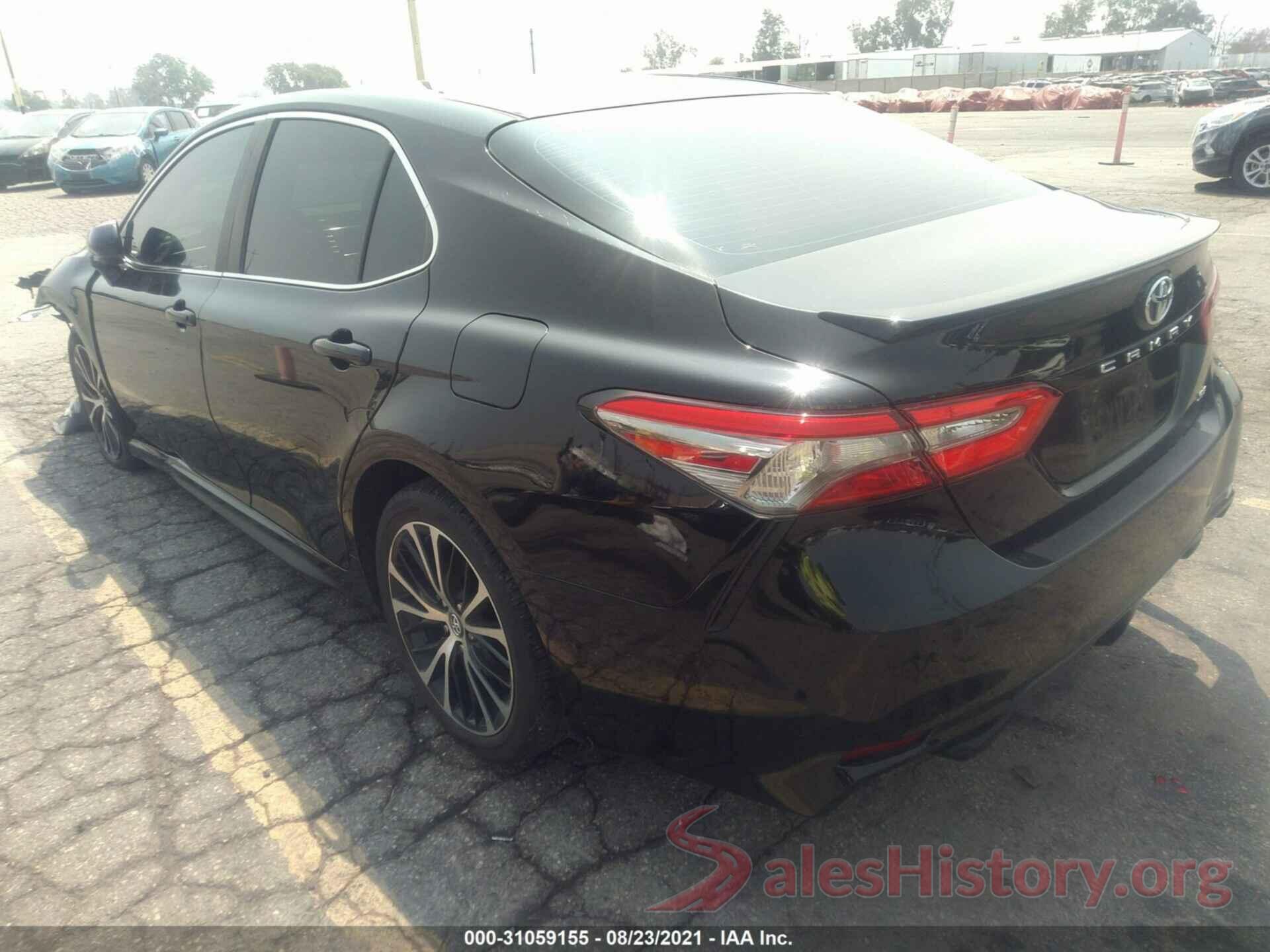 4T1B11HK8JU631019 2018 TOYOTA CAMRY