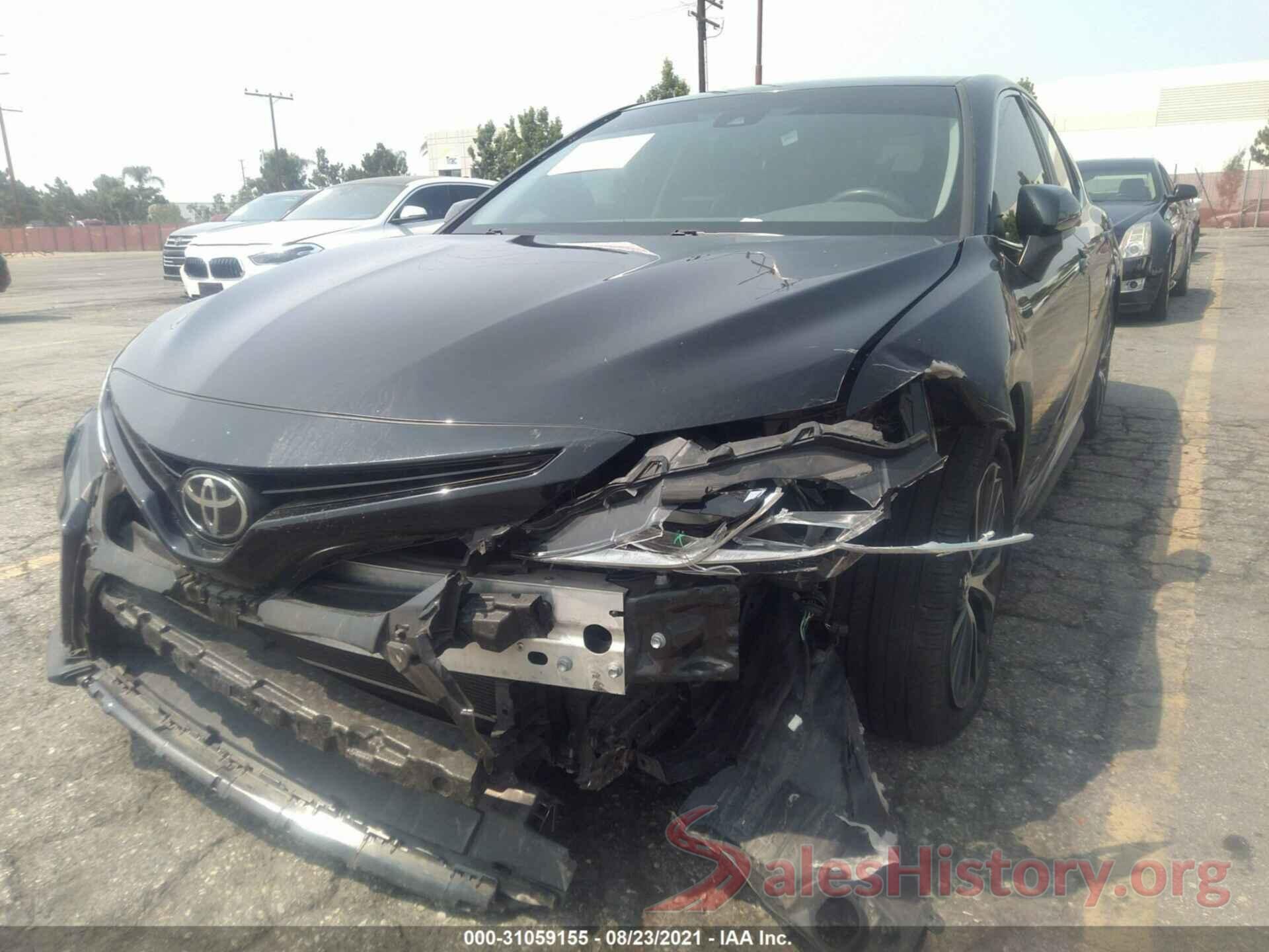 4T1B11HK8JU631019 2018 TOYOTA CAMRY