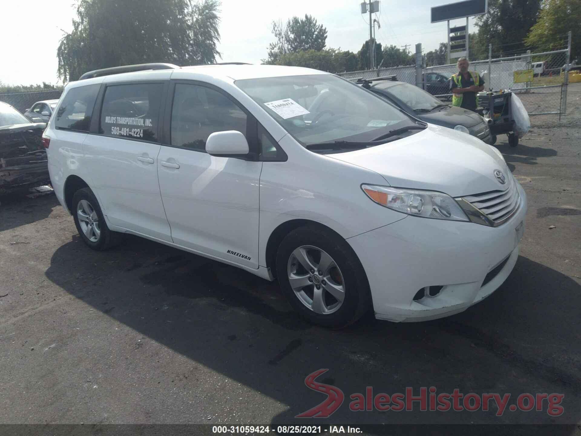 5TDKZ3DC1HS824358 2017 TOYOTA SIENNA